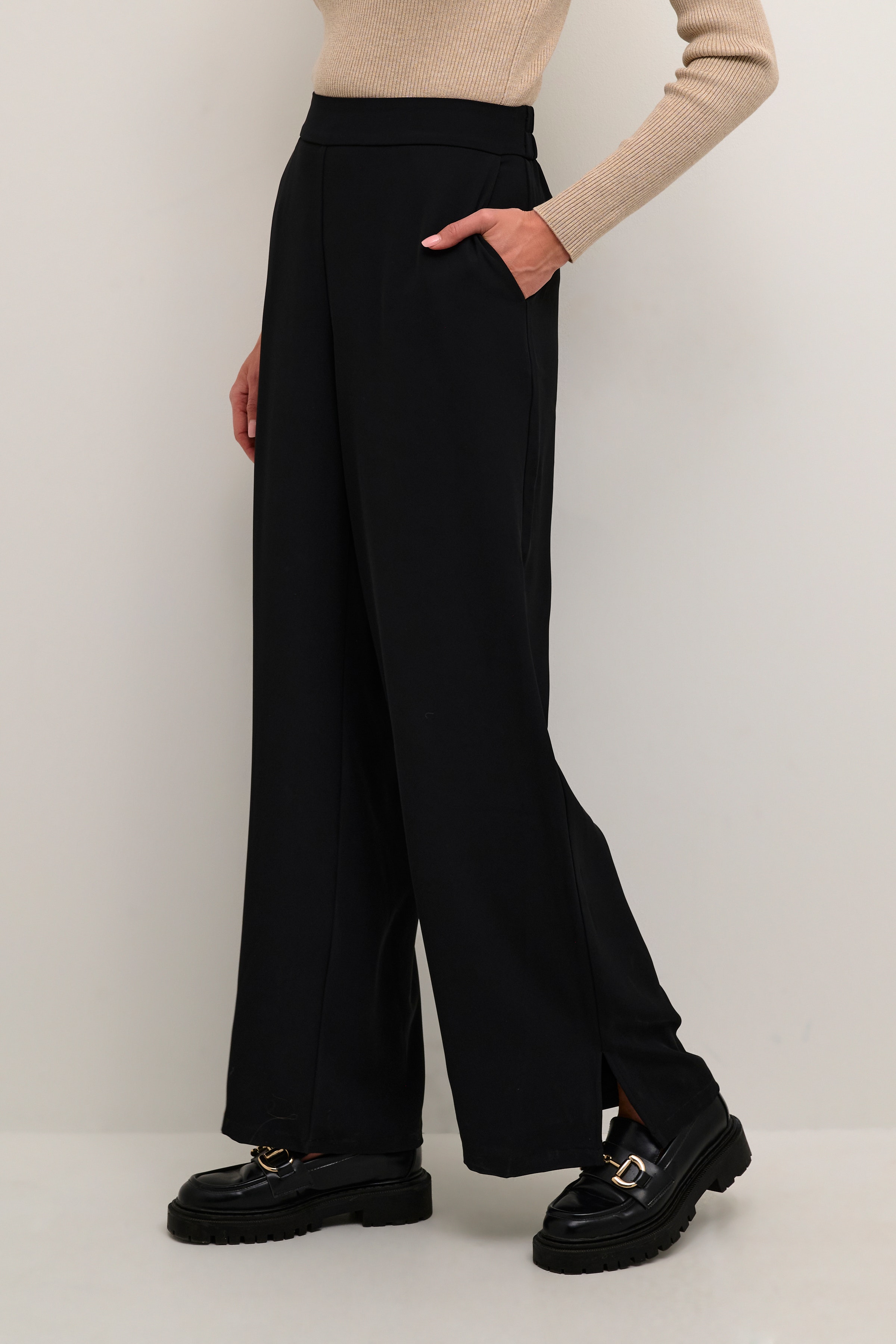 KAsigna HW Wide Trousers LOOKBOOK FRONT 10508228-100121