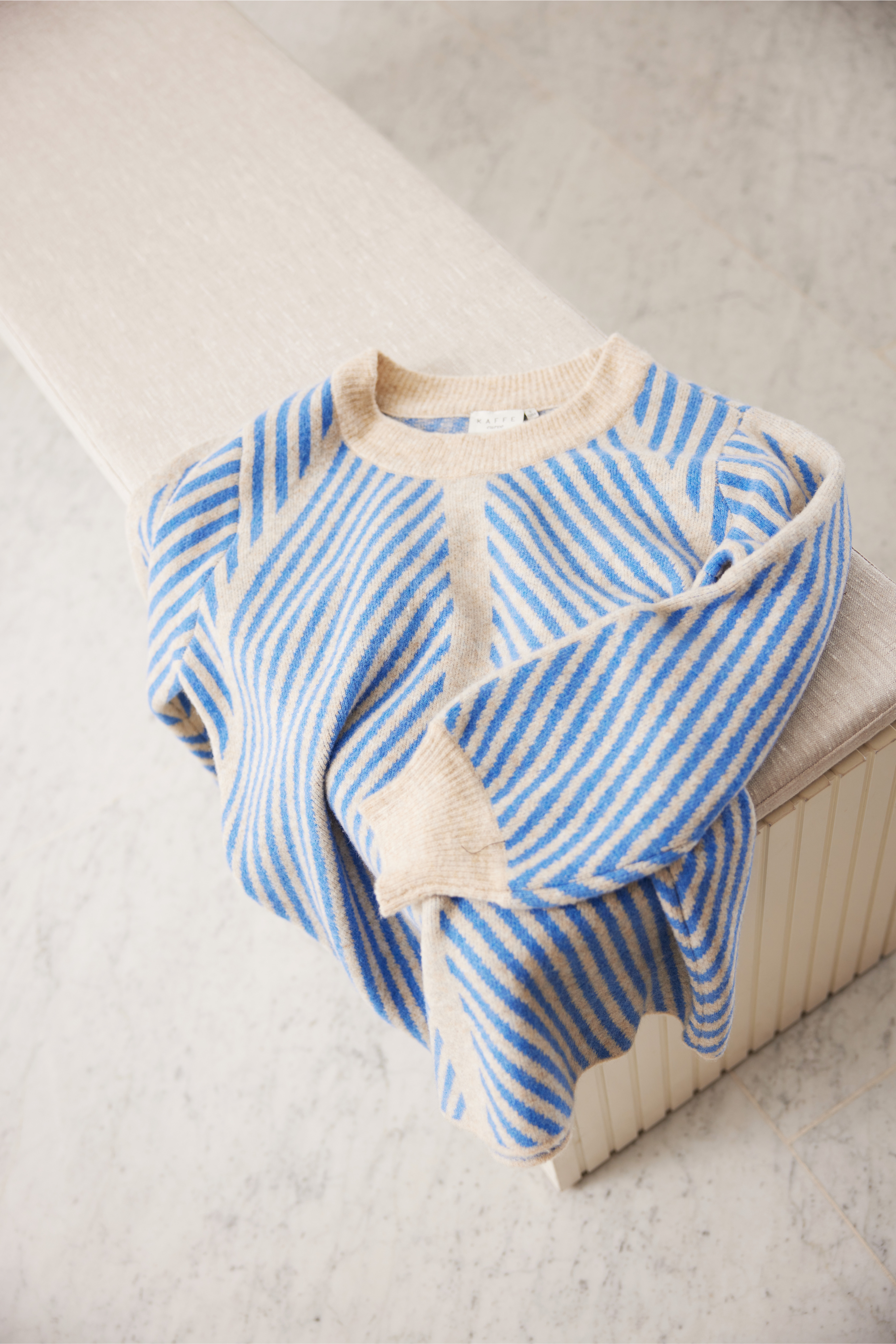 KCvery Pullover LOCATION NONE 10581812-104928