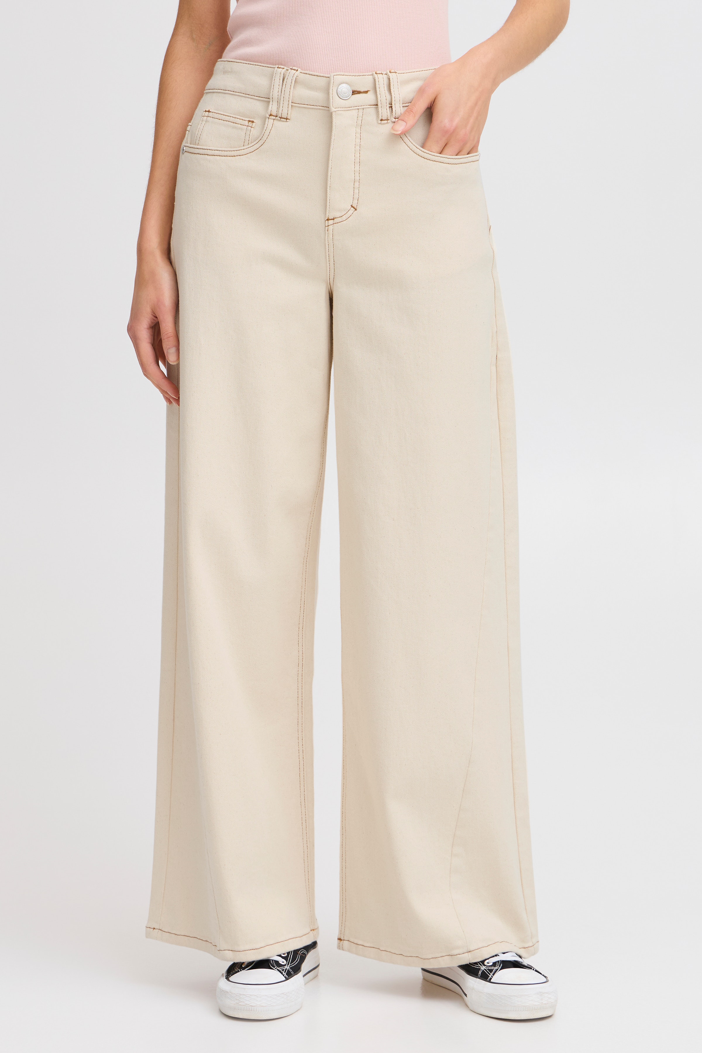 FRALINA Trousers LOOKBOOK FRONT 20615508-110701