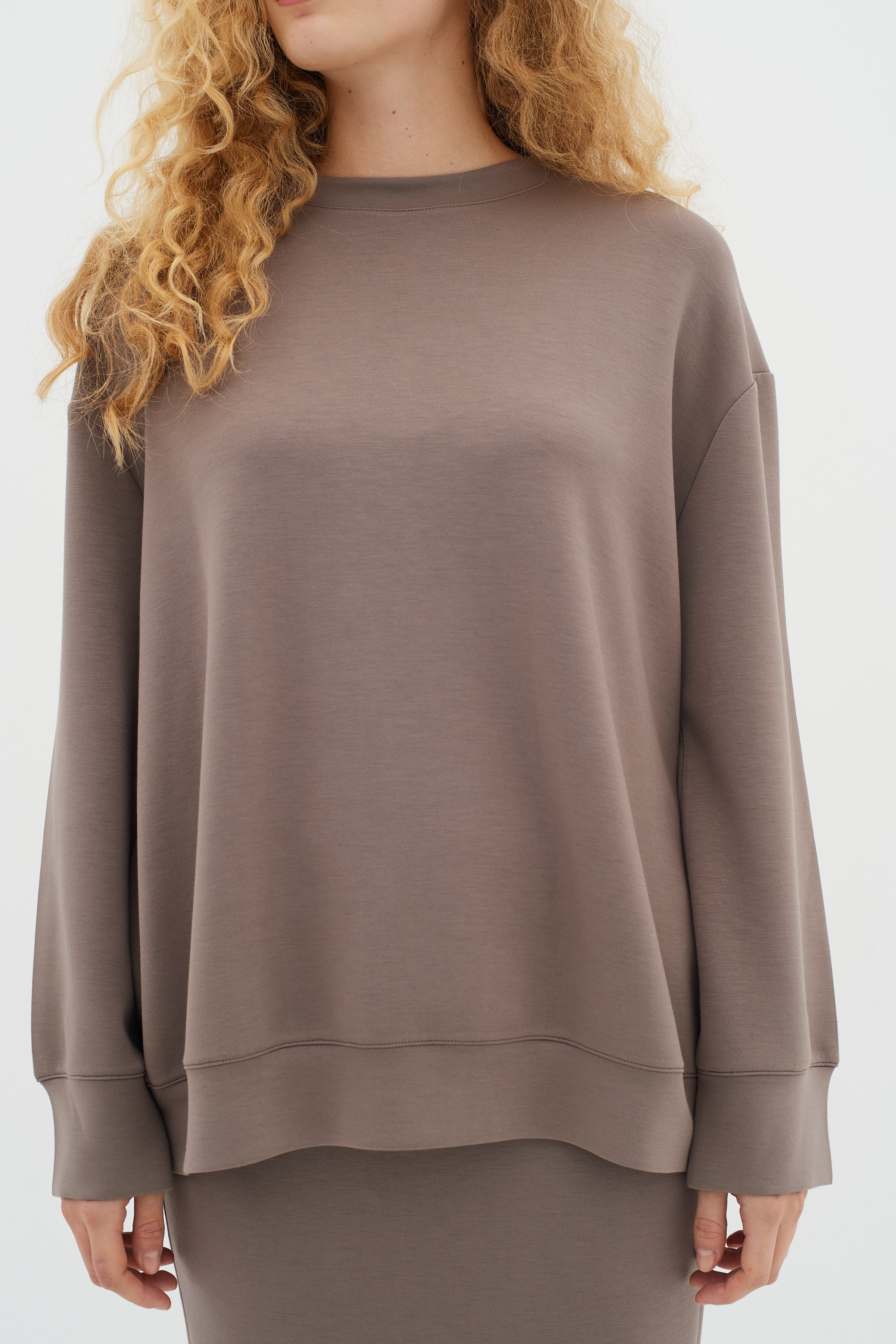 AidaIW Sweatshirt LOOKBOOK FRONT 30109000-181304