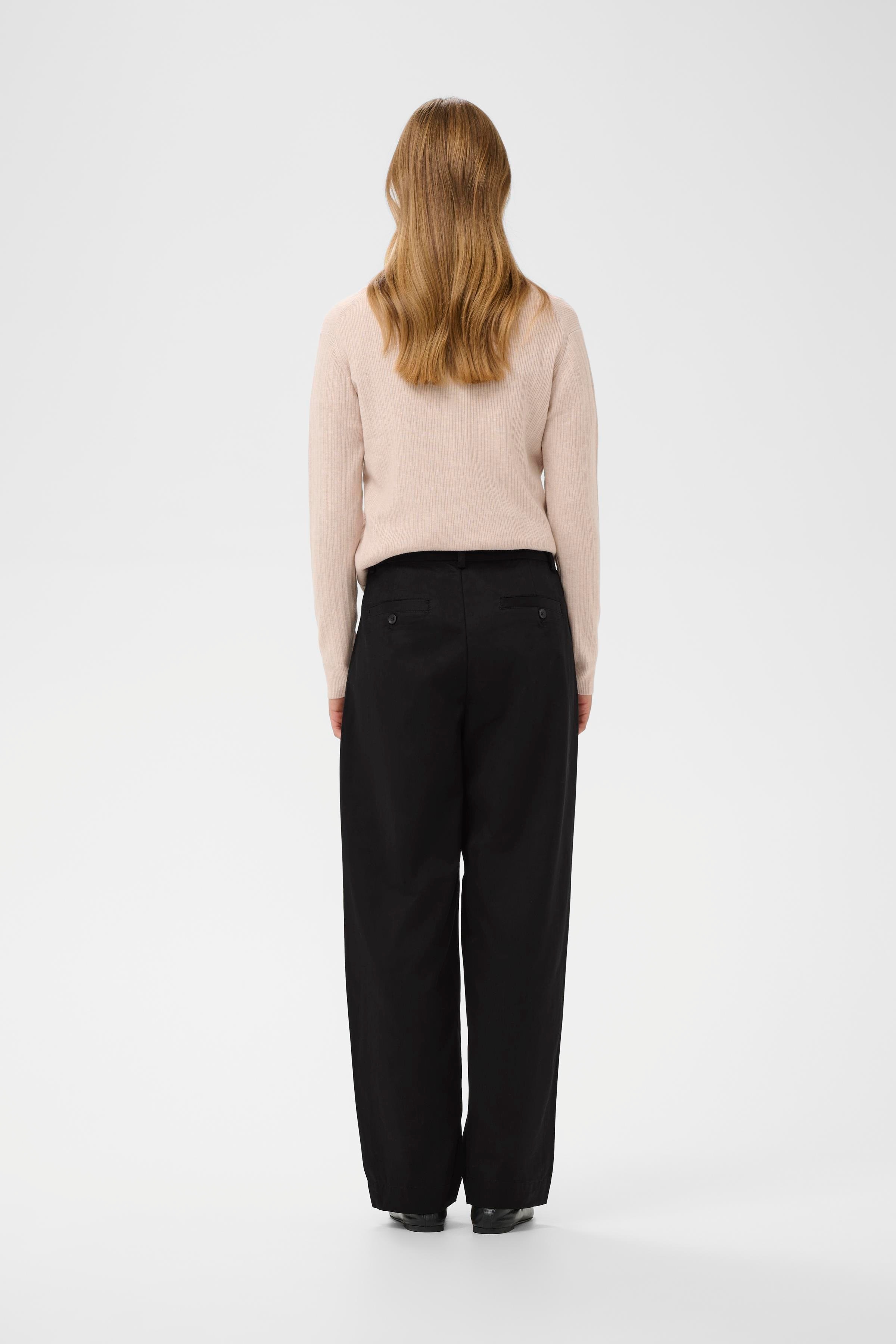 TinikkaIW Hose LOOKBOOK FRONT 30111163-194008