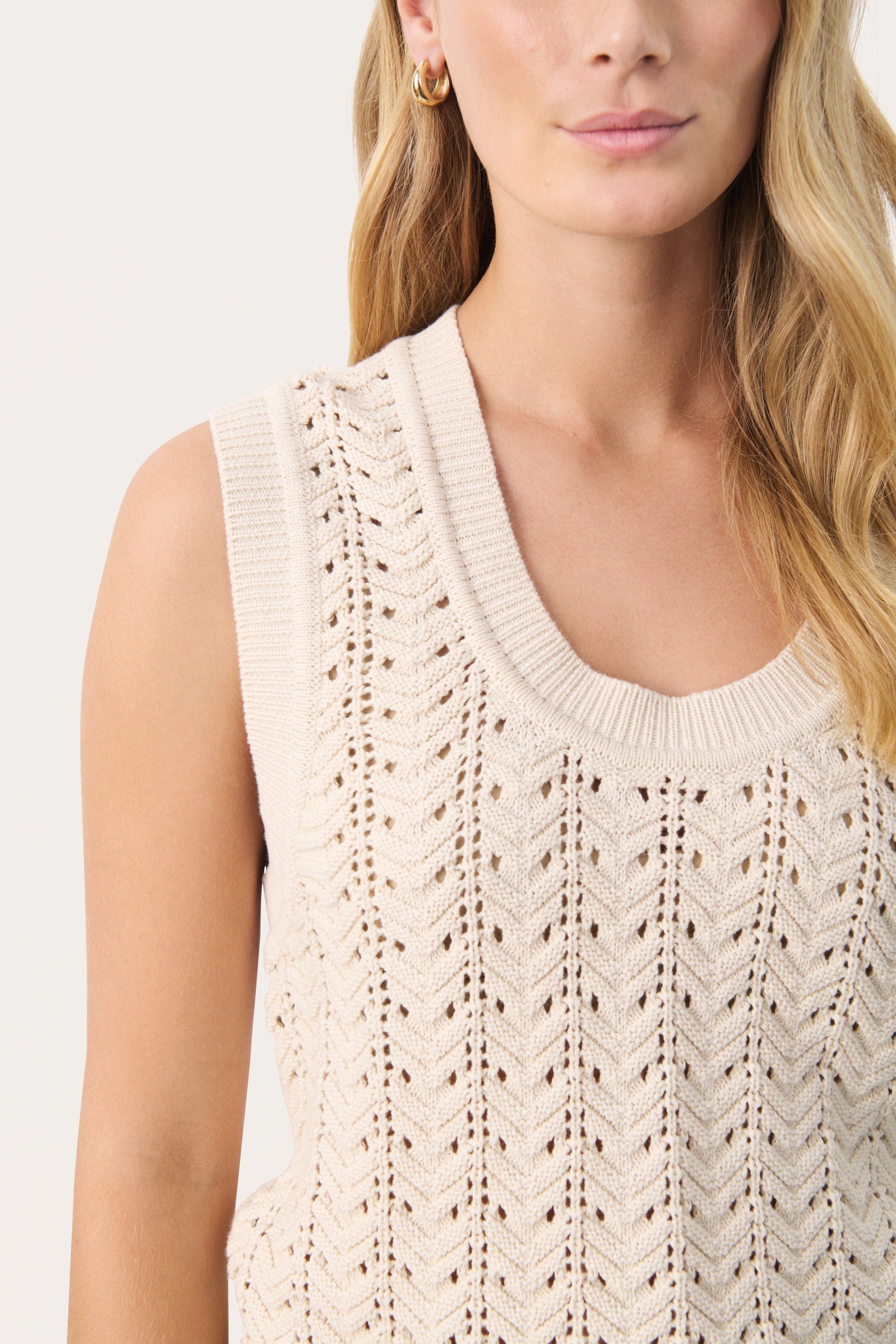 RadkaPW Waistcoat LOOKBOOK DETAIL 30309683-120304