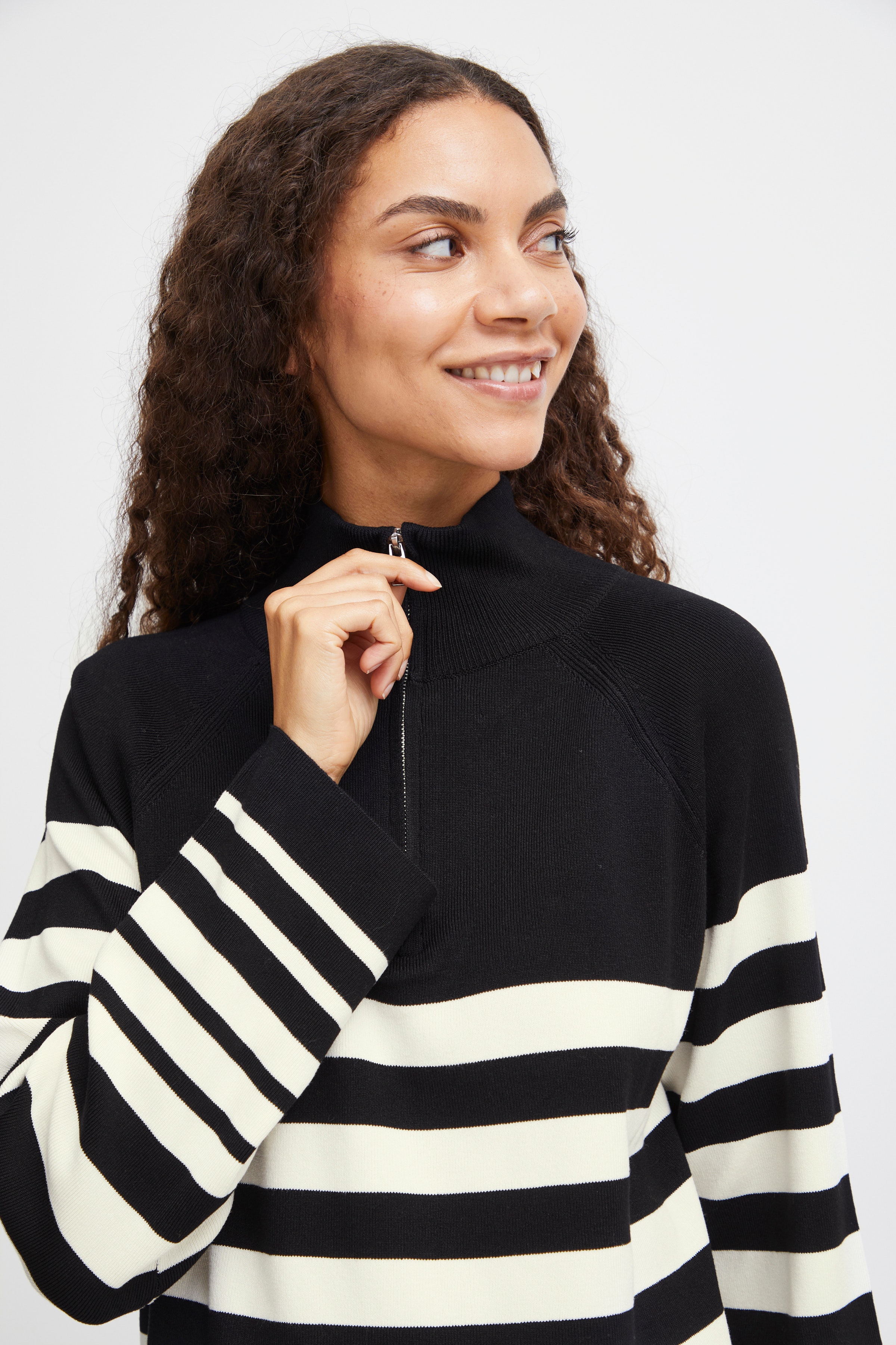 BYMMORLA Pullover LOOKBOOK DETAIL 20815310-200453