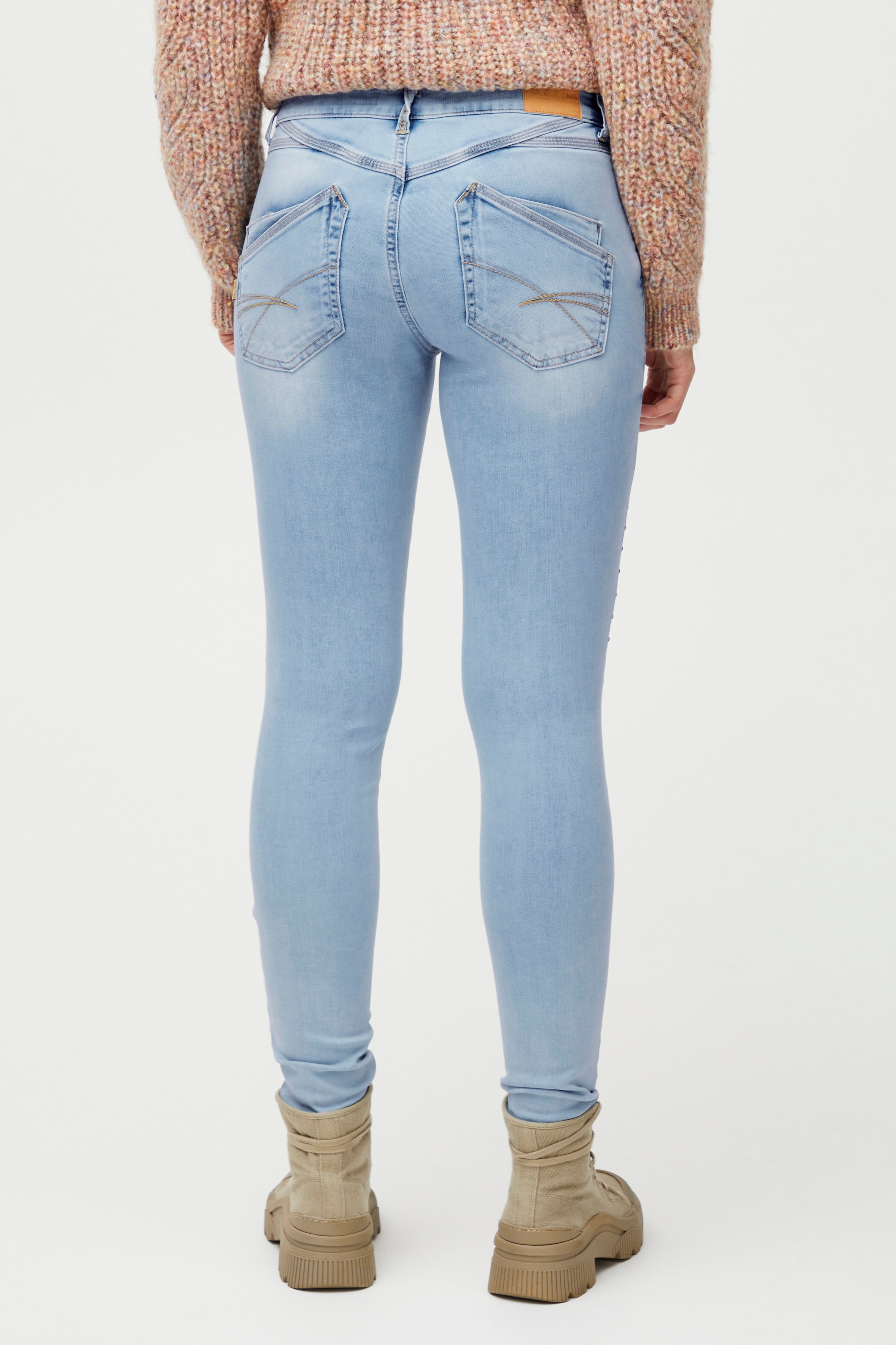 PZJENNA MW Jeans Skinny Leg LOOKBOOK FRONT 50207913-200008