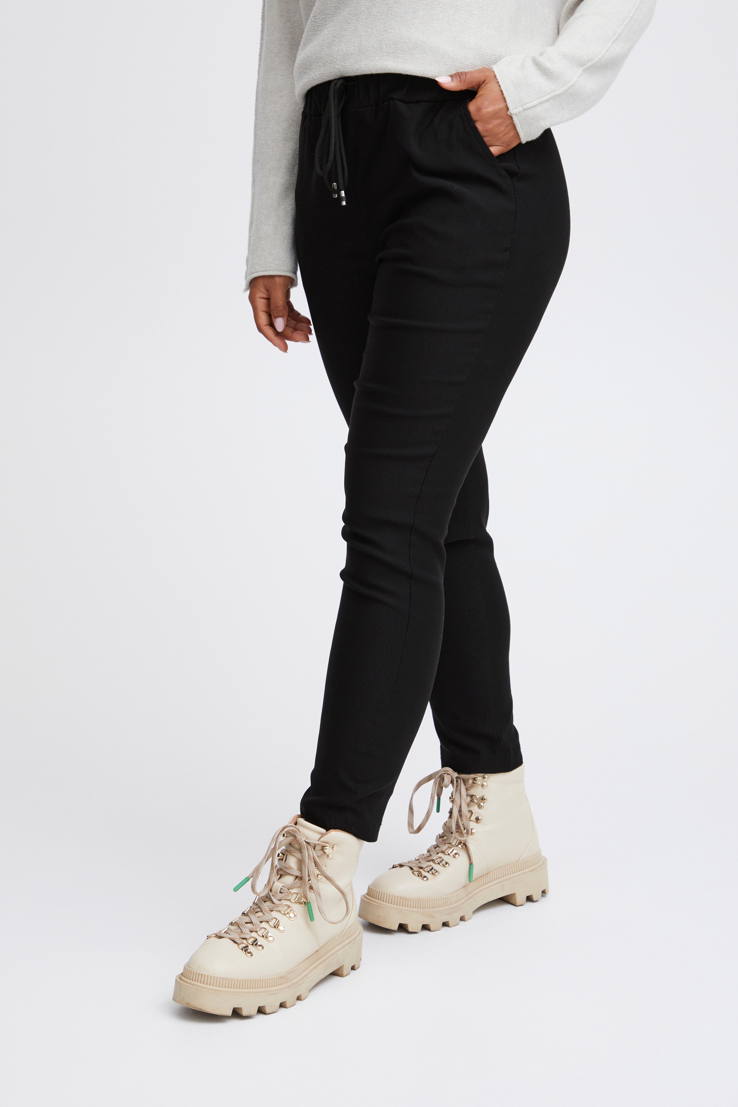 SBBENITTO Bukser LOOKBOOK FRONT 22100378-190303