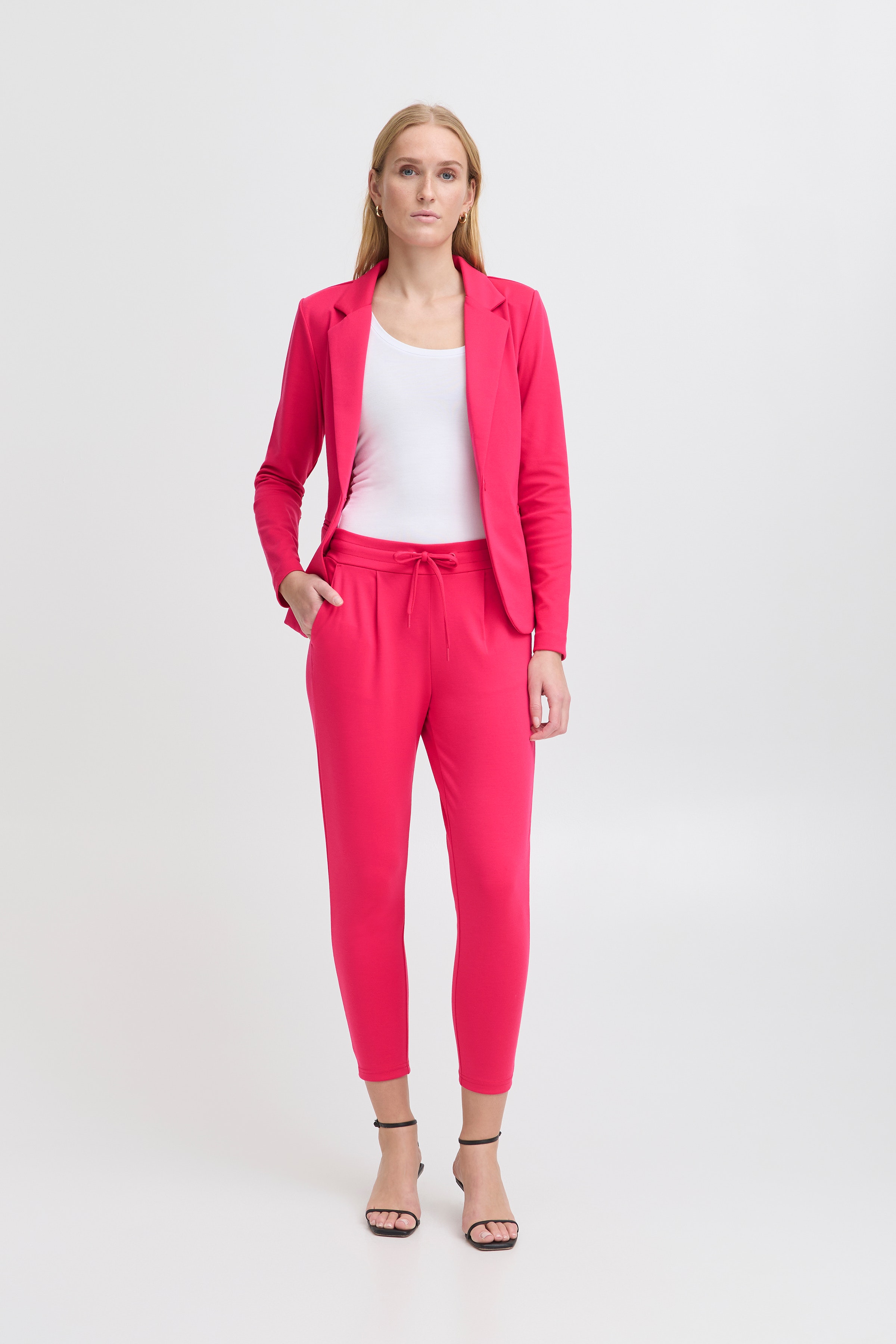 IHKATE Hose LOOKBOOK FRONT 20104757-181945