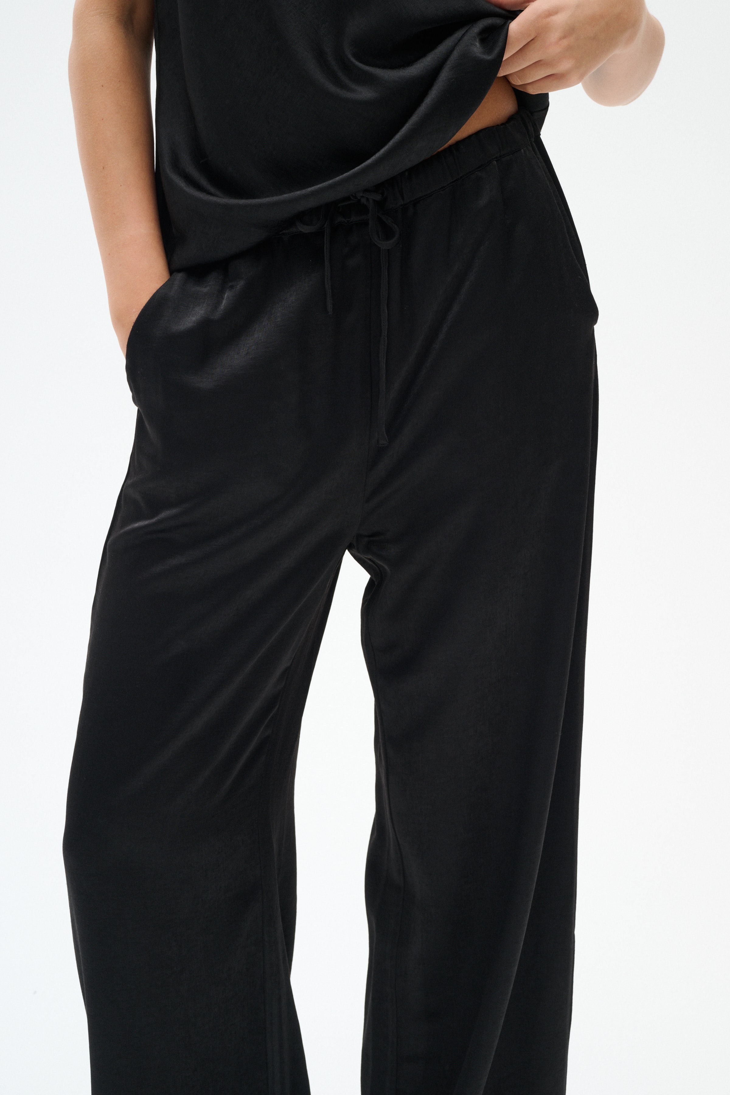 CelenaIW Trousers LOOKBOOK FRONT 30110239-194008