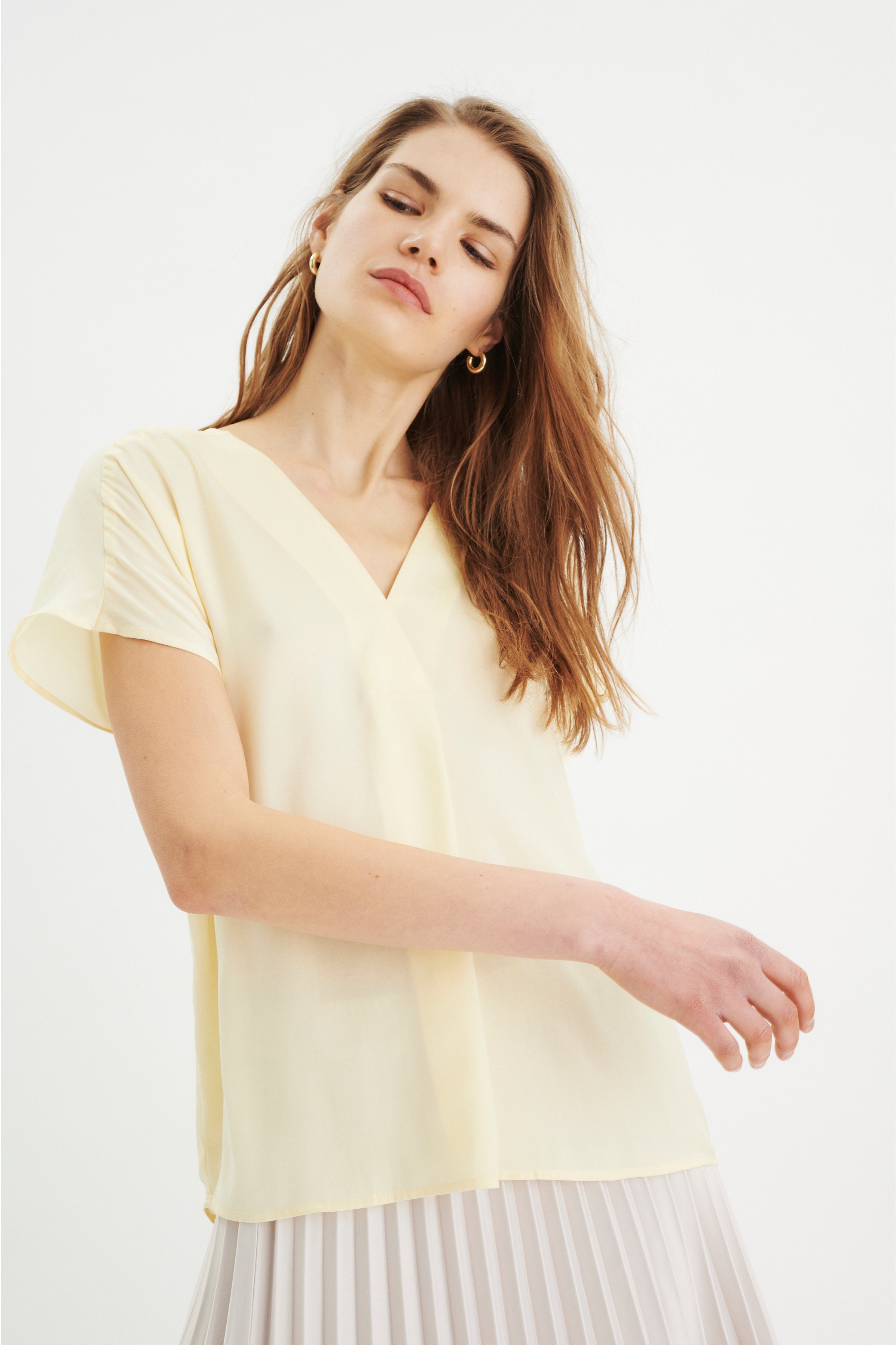 RindaIW Top LOOKBOOK FRONT 30105188-120717