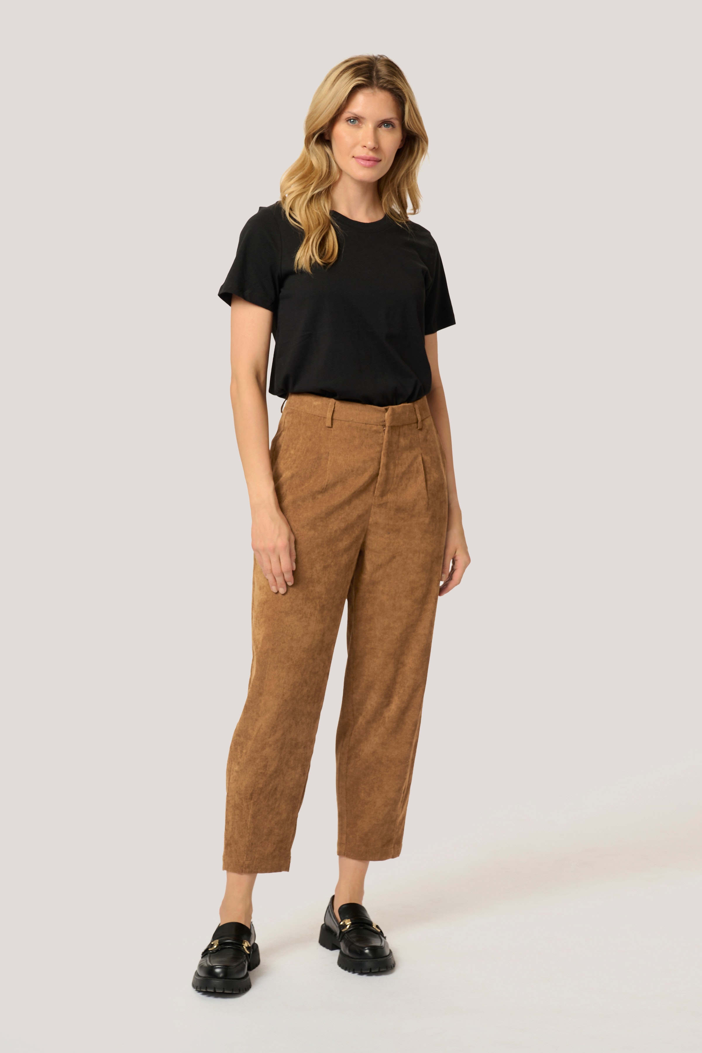 KAvera Trousers LOOKBOOK FRONT 10509216-181031