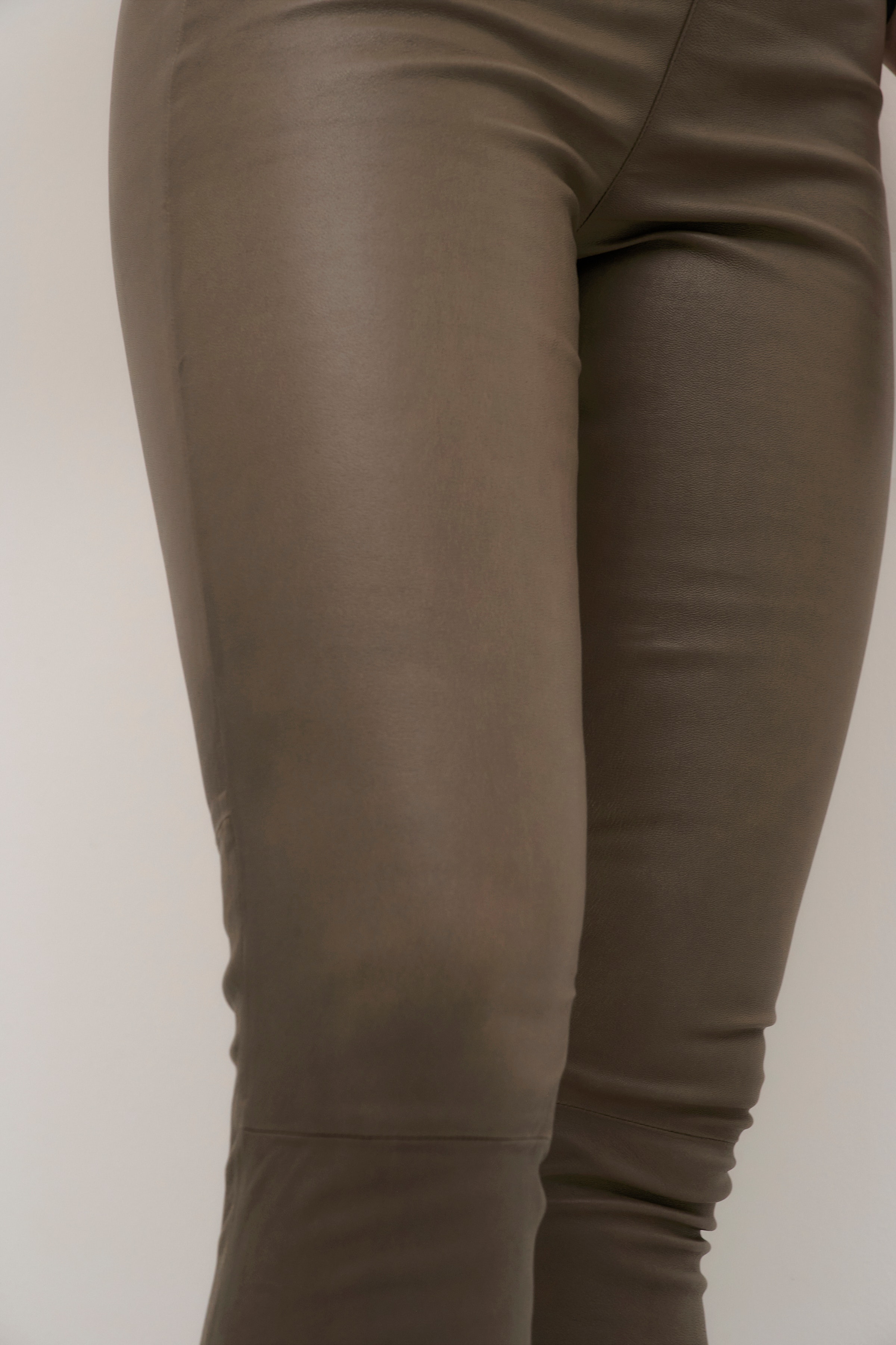 MemeKB Leather trousers LOOKBOOK DETAIL 10102014-181112