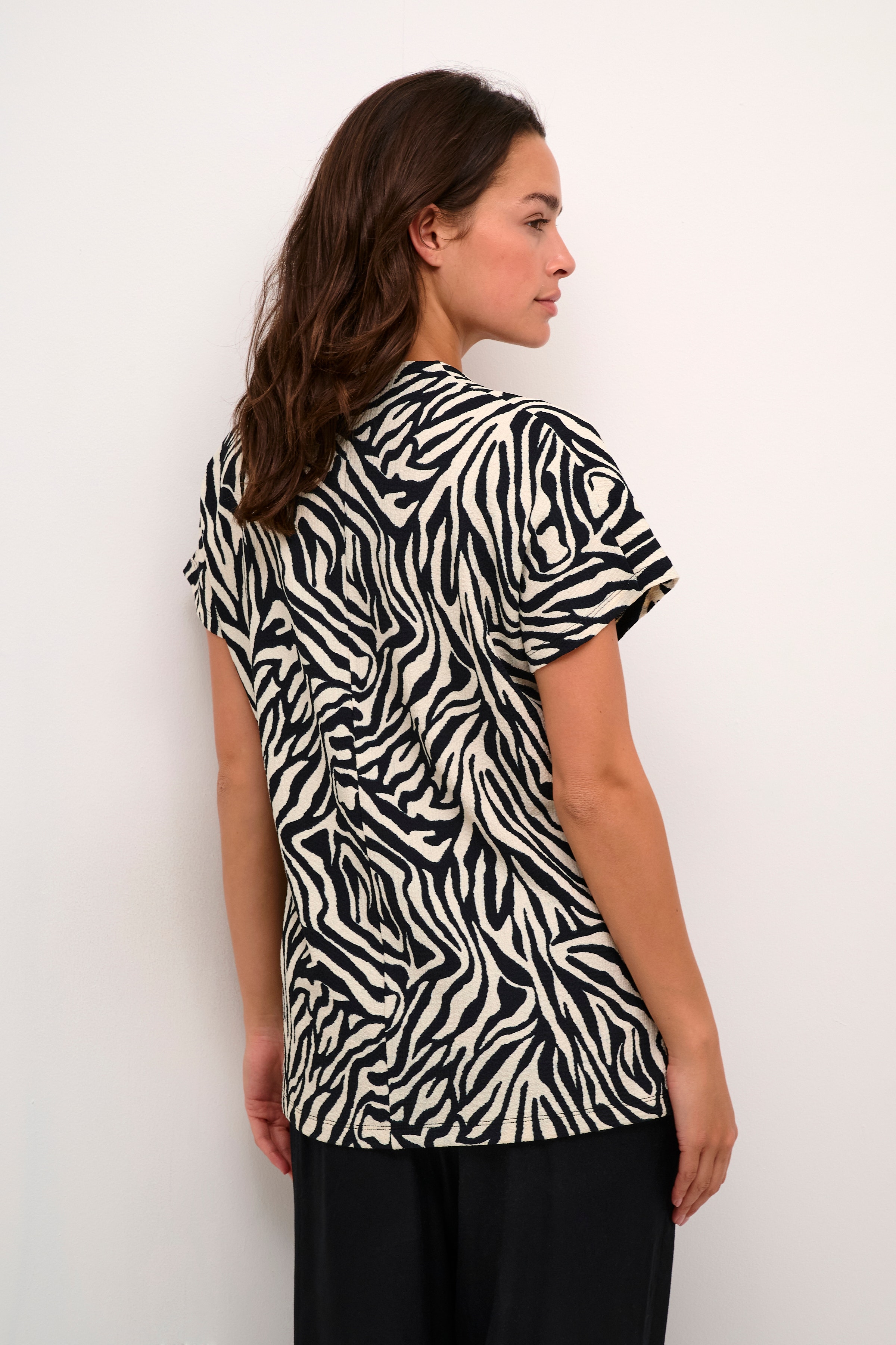 BPhanna Blouse LOOKBOOK BACK 10590727-106502B