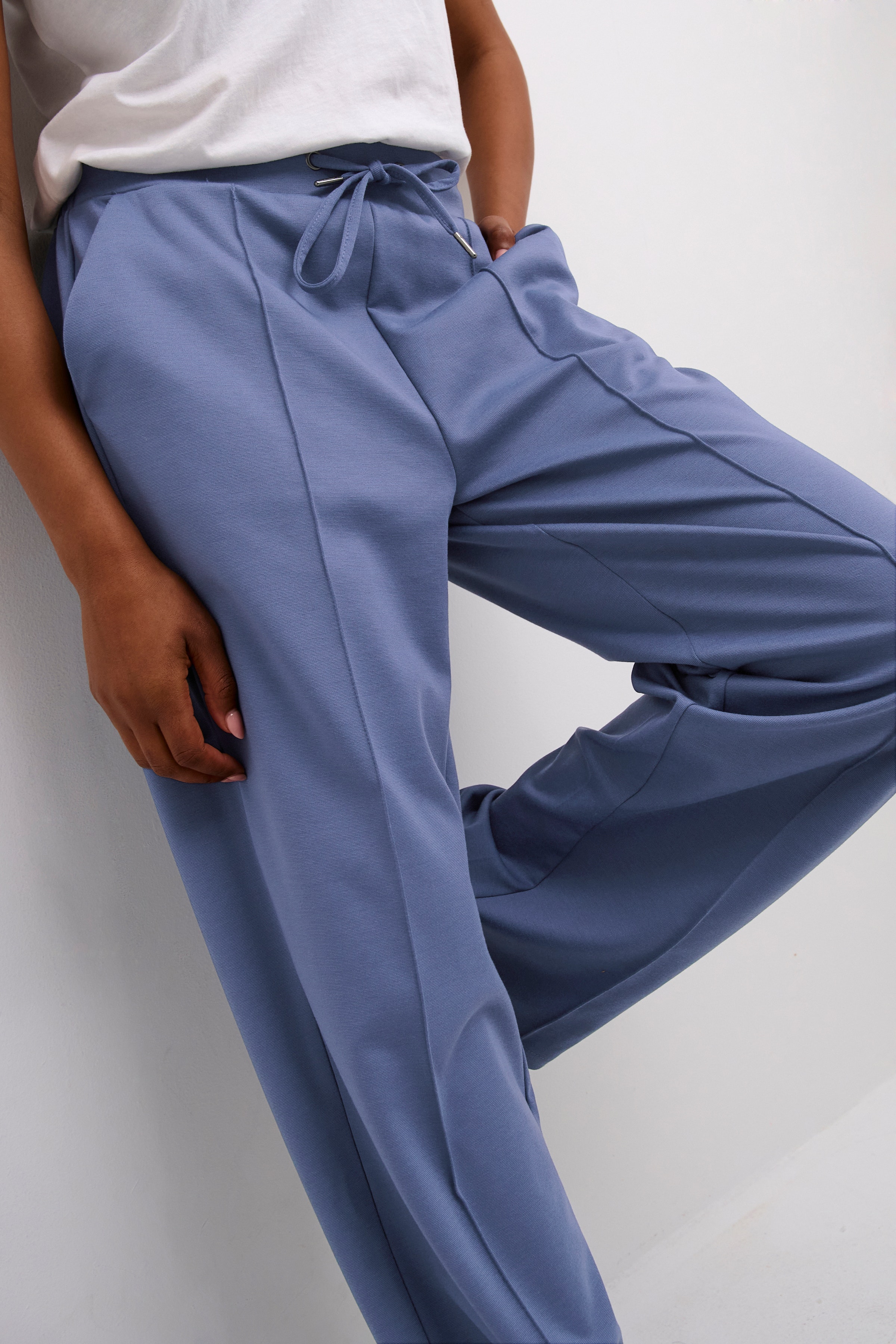 KAjenny Straight Pants LOOKBOOK DETAIL 10508621-193928