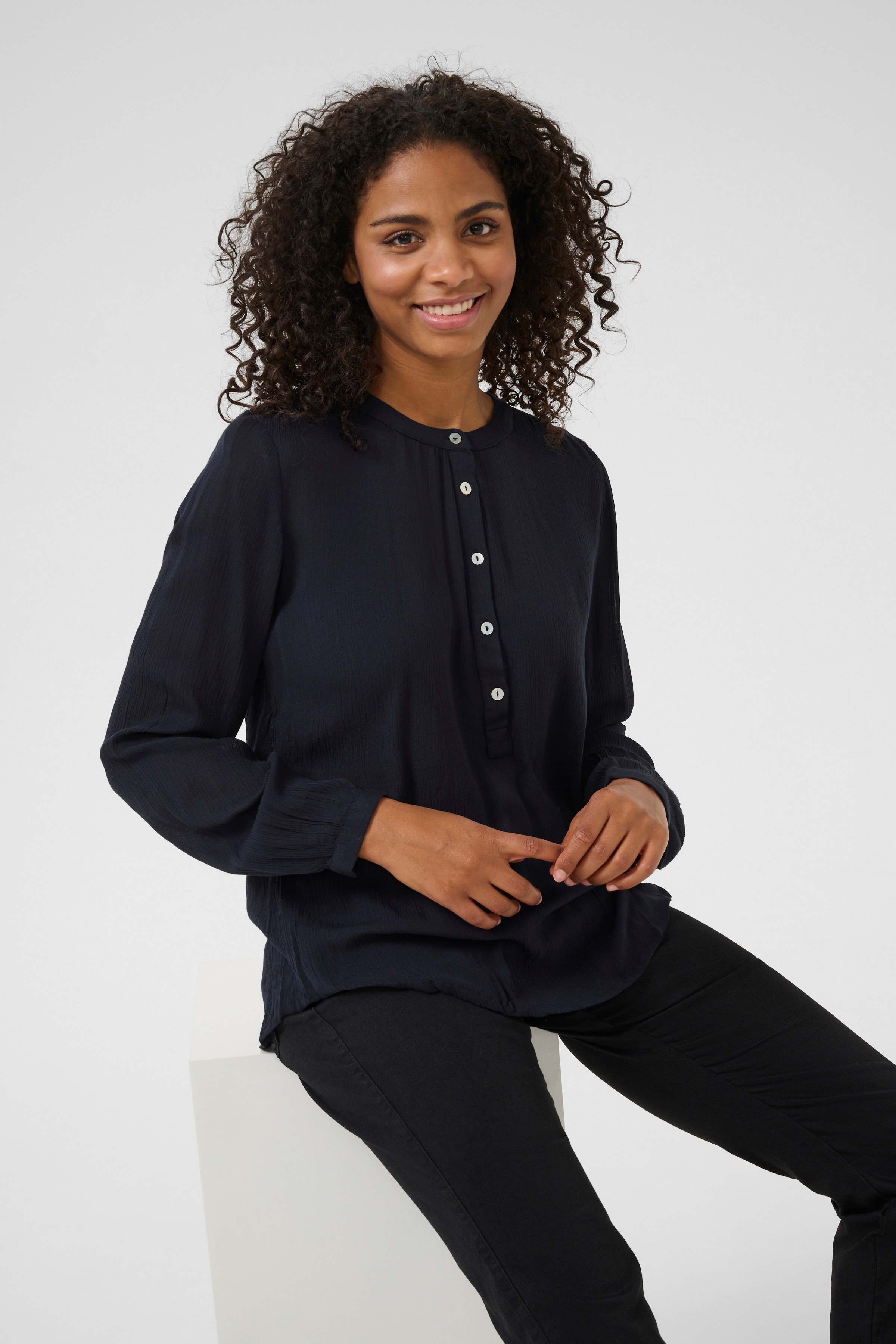 Karla Blouse LOOKBOOK DETAIL 10500356-52737