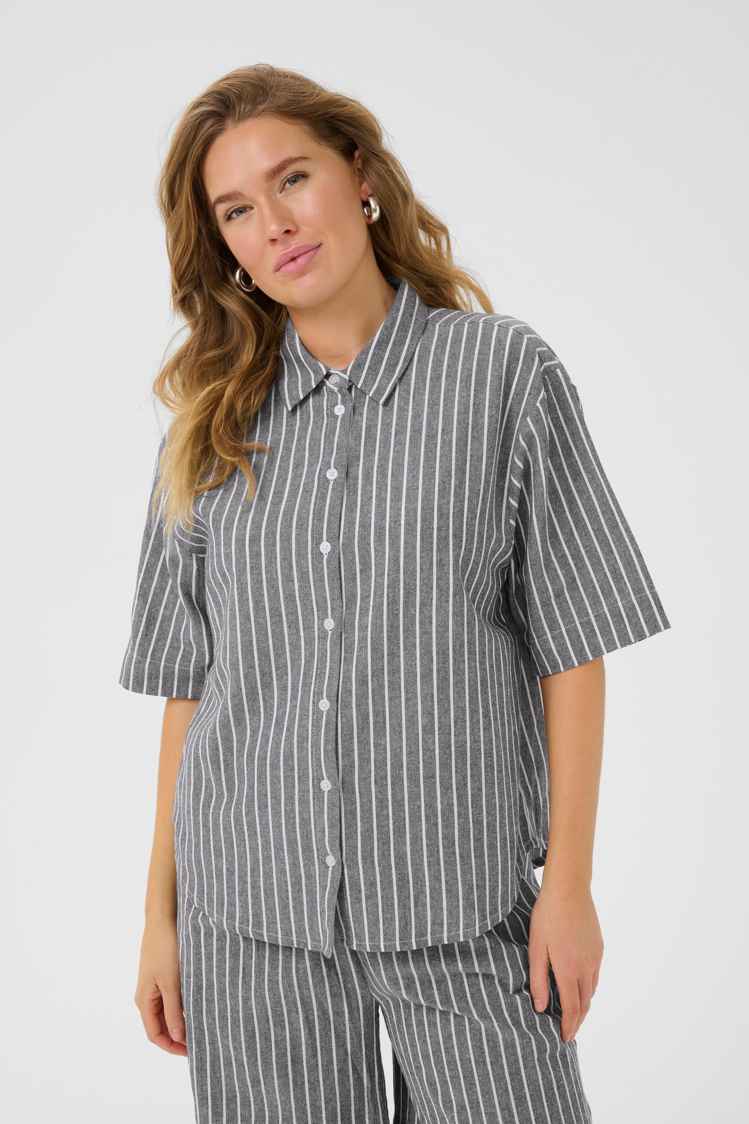 BPmalena Shirt LOOKBOOK FRONT 10590901-107818B