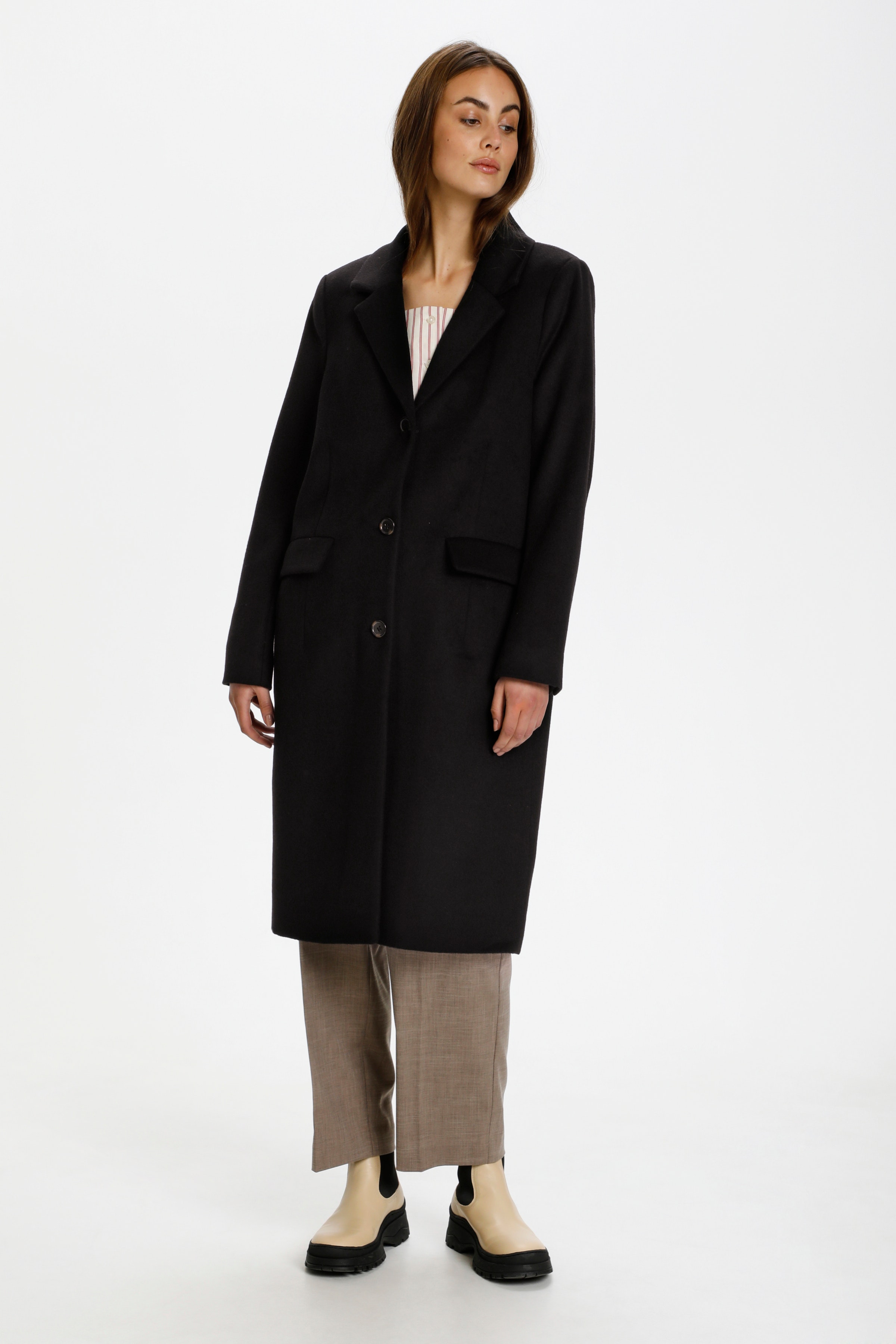  SLVancouver Coat


 LOOKBOOK FRONT 30405551-194008