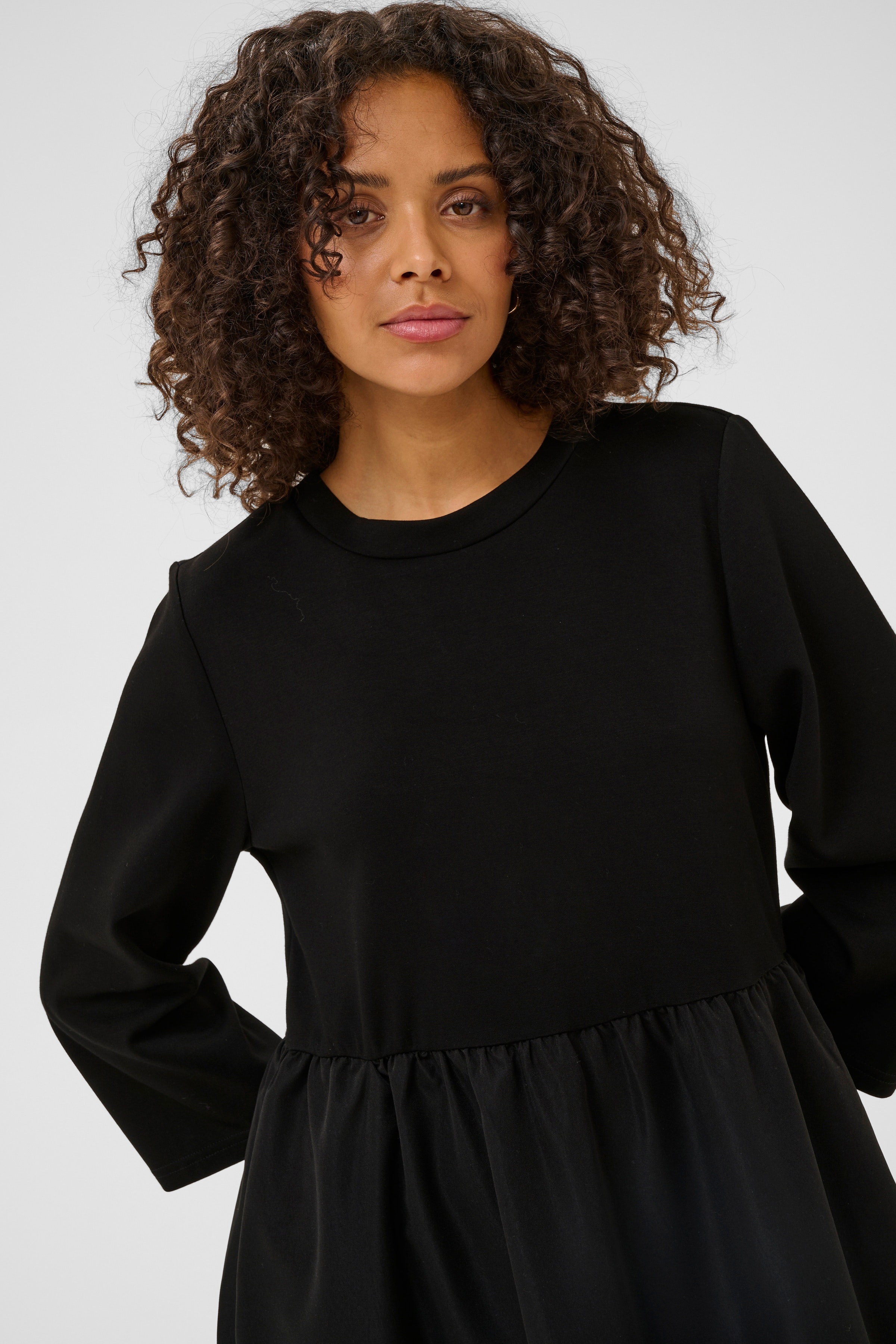 KArosa Kleid LOOKBOOK DETAIL 10511223-100121B