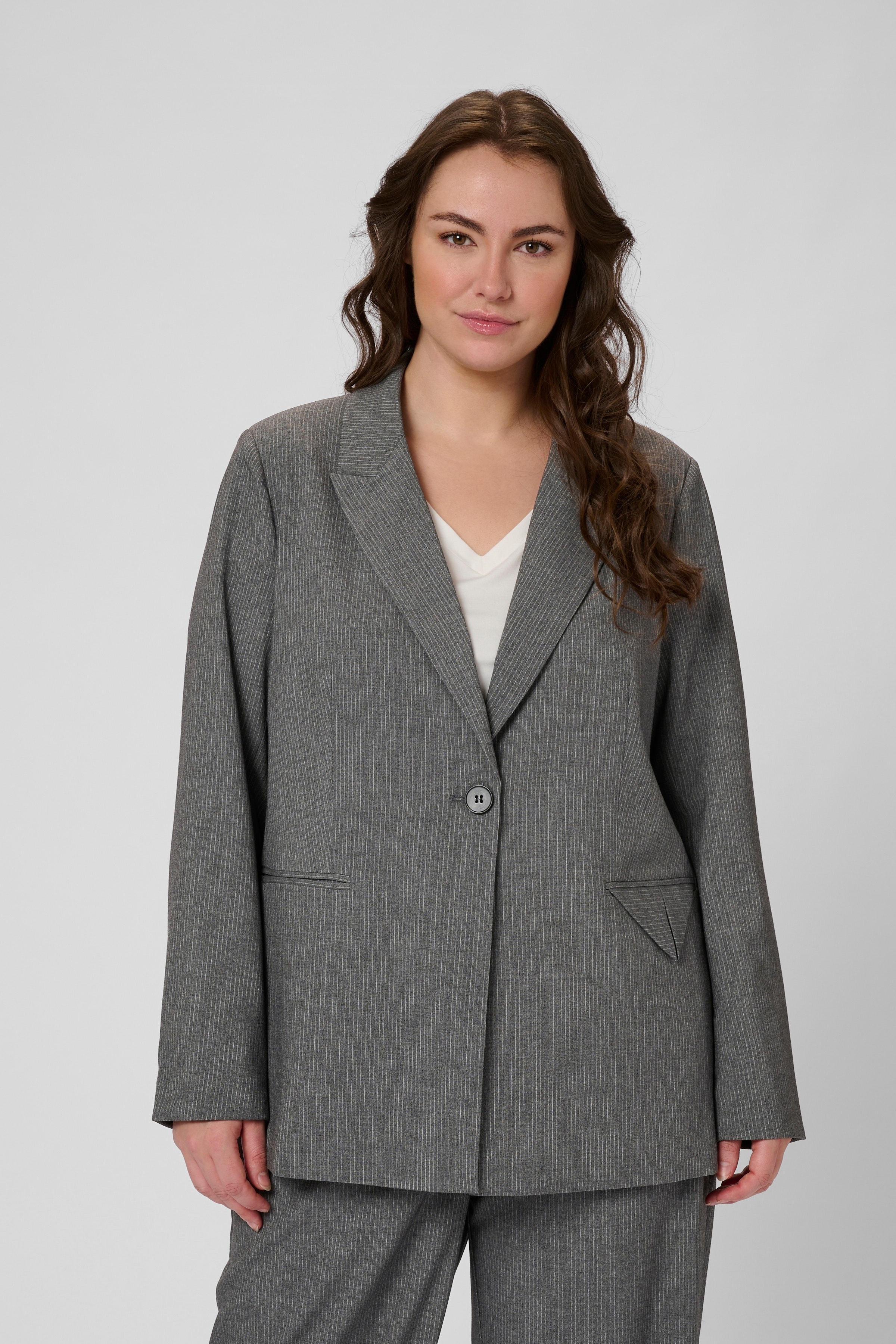 KCeliana Blazer LOOKBOOK FRONT 10583626-108214