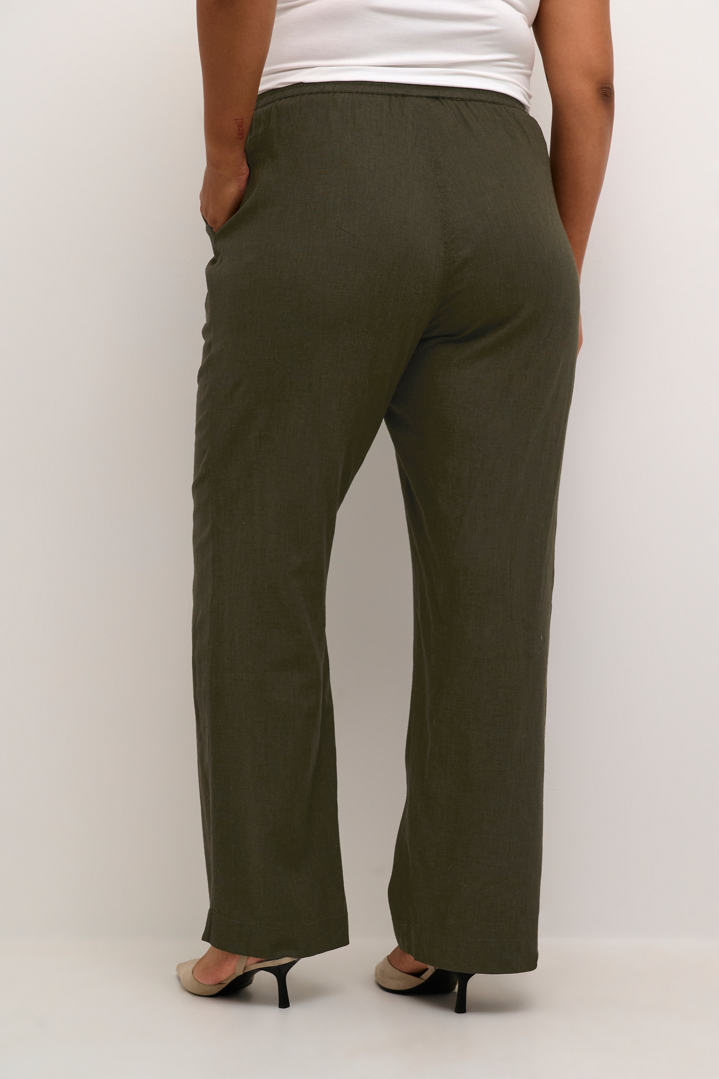 KCmille Linen trousers LOOKBOOK BACK 10582220-190414