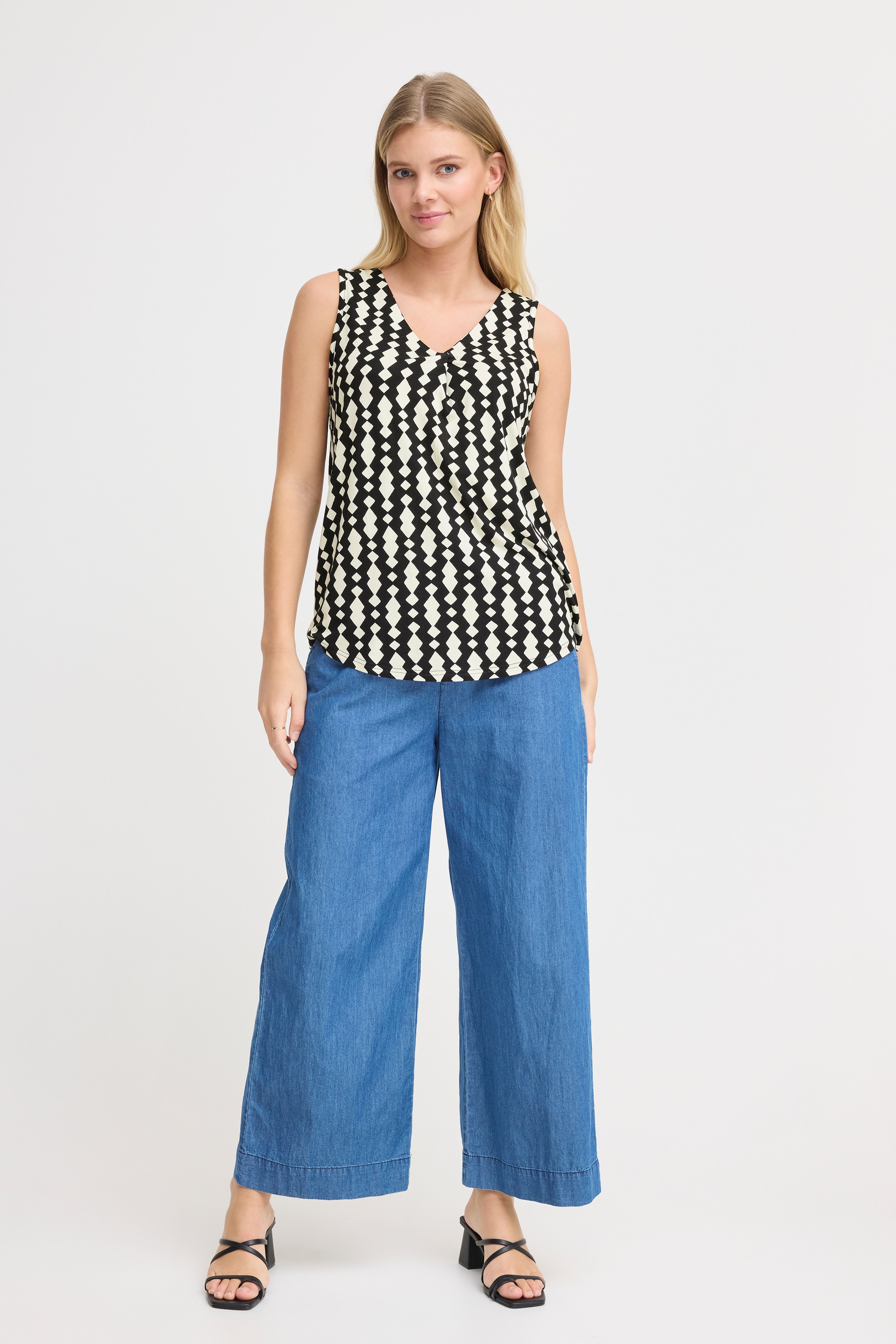 FRDOTTIE Top LOOKBOOK FRONT 20615713-204764