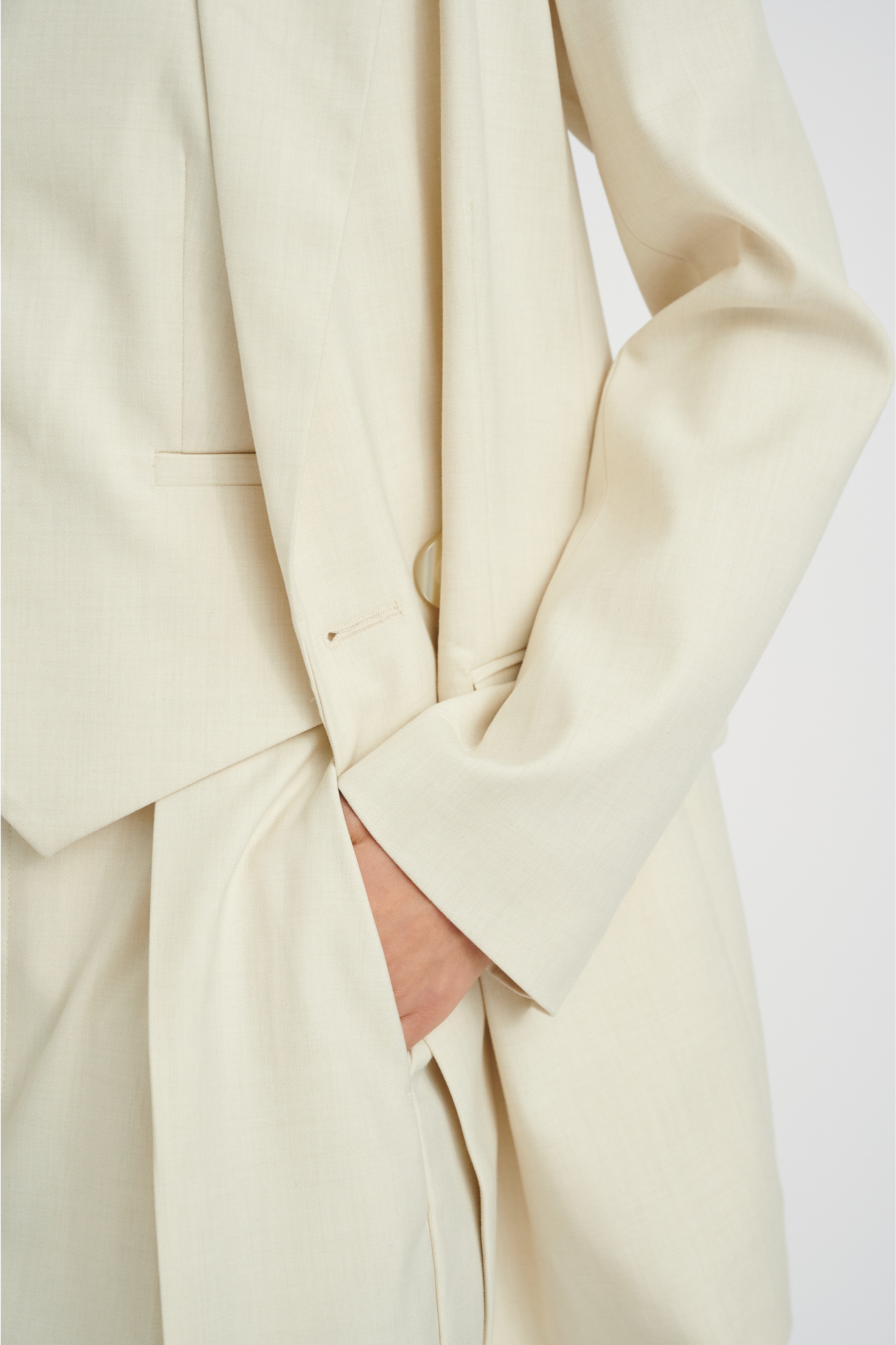 KyrahIW Vest LOOKBOOK DETAIL 30108182-1200001