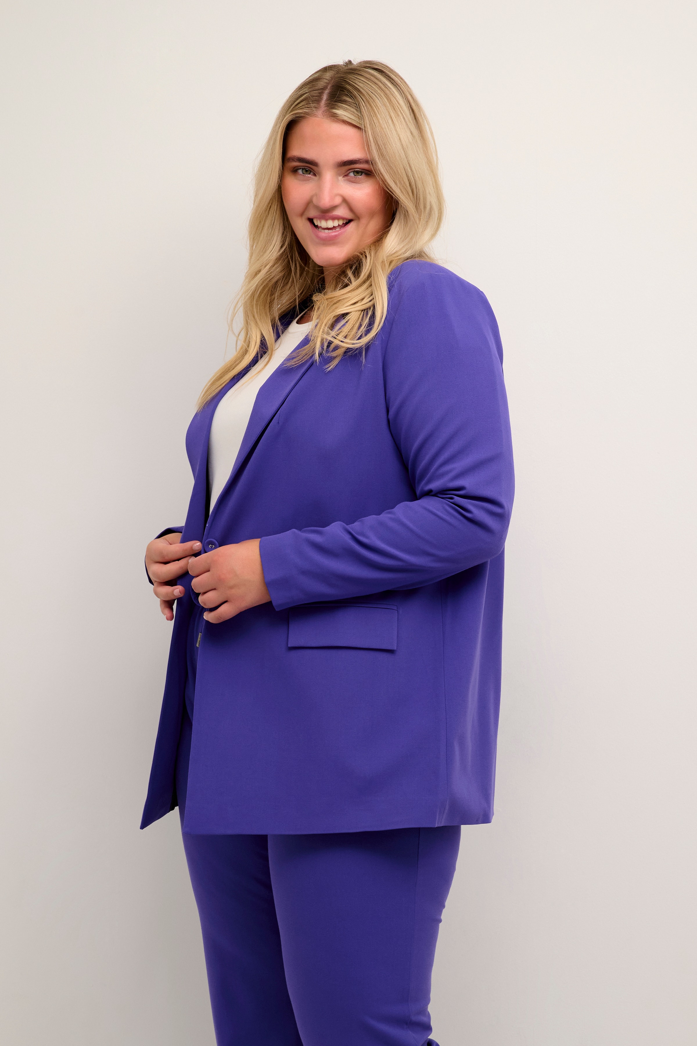 KCcoletta Blazer LOOKBOOK FRONT 10581355-193847
