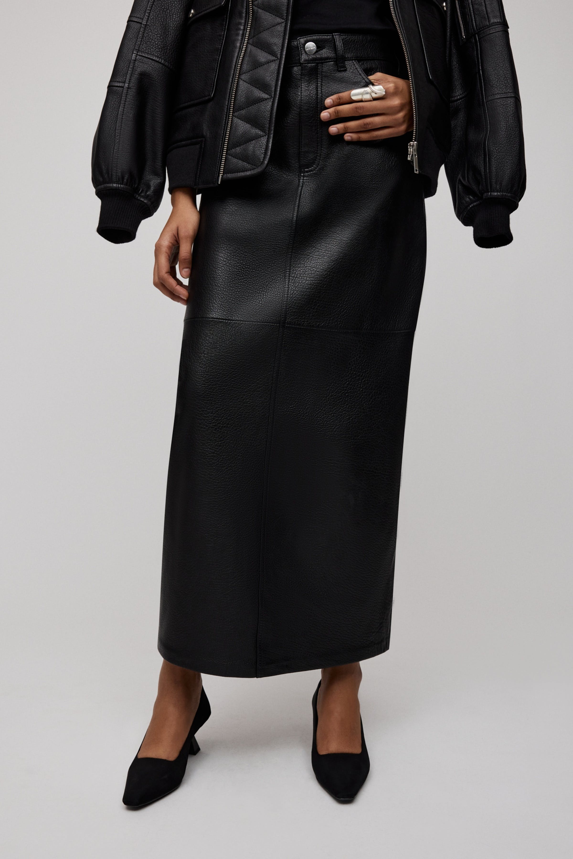 LISANNE Skirt LOOKBOOK FRONT 30600688-BK999