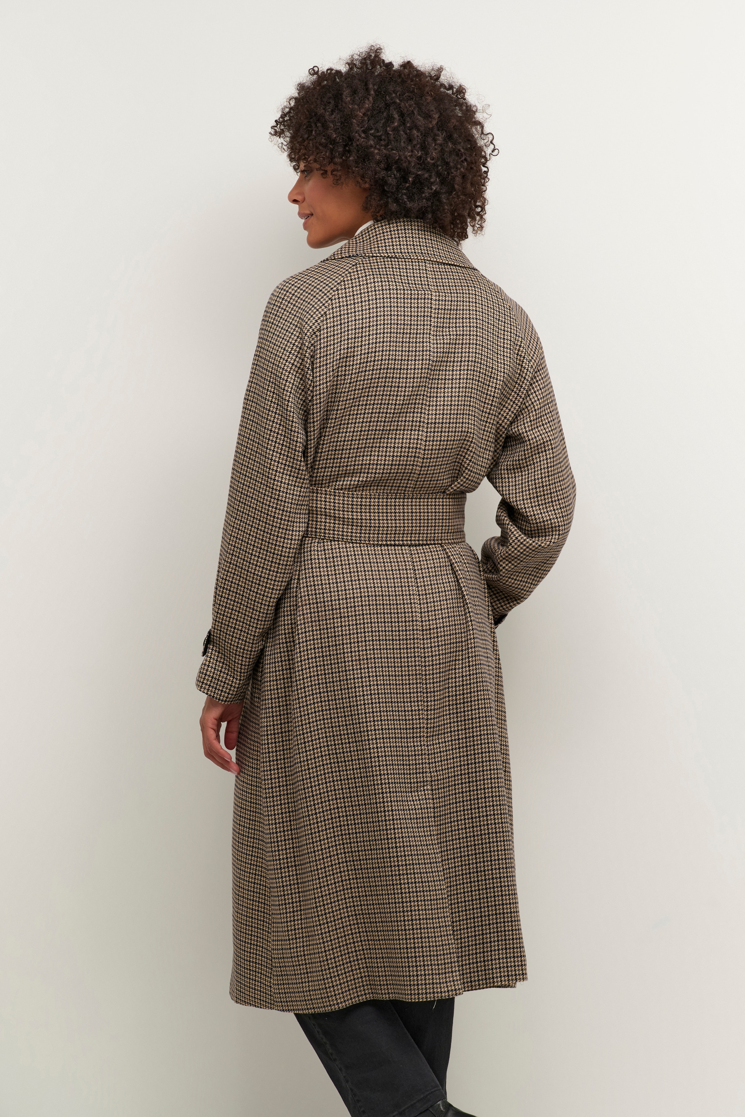 KAolina Mantel LOOKBOOK BACK 10507153-103696