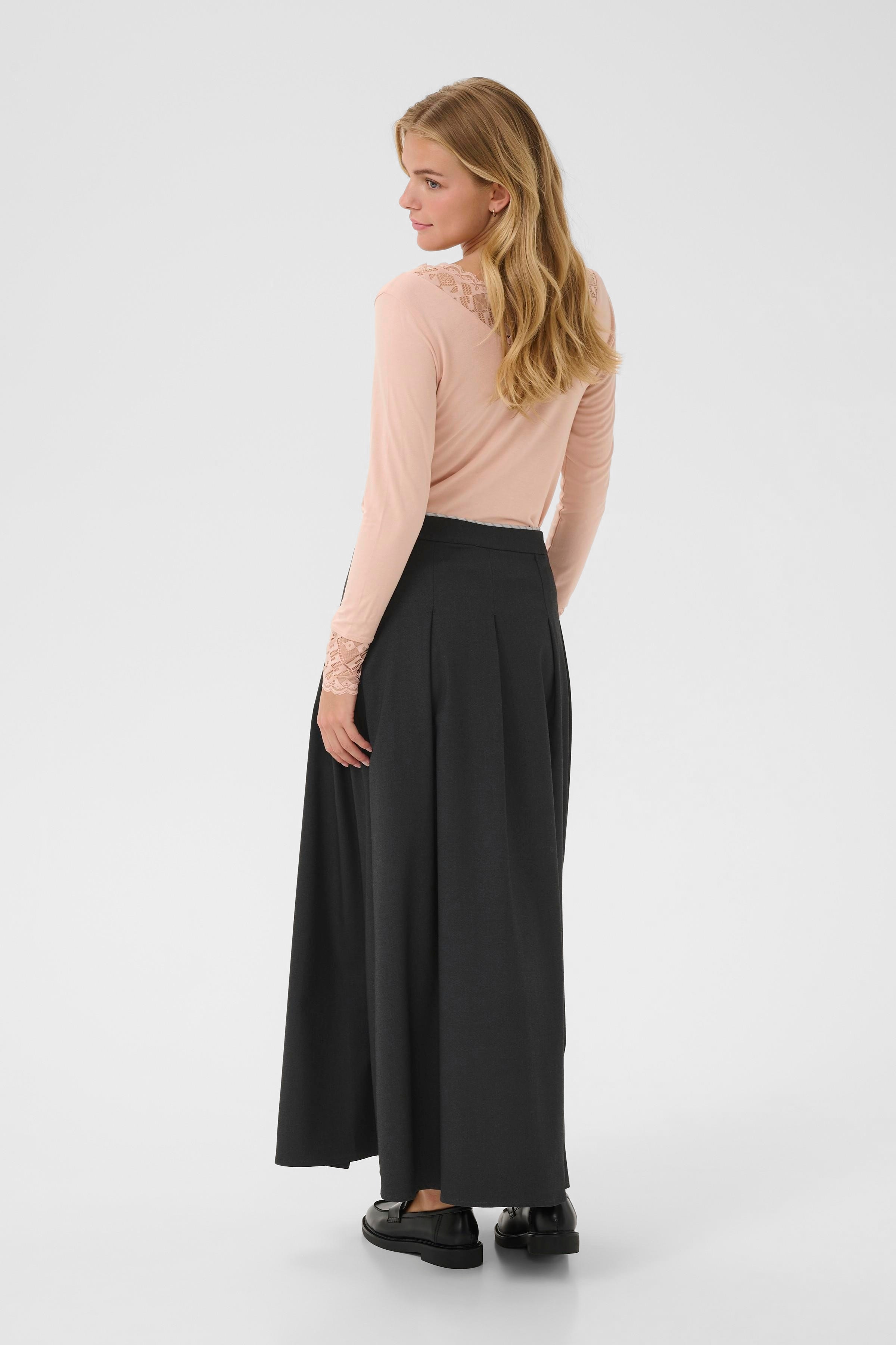 CRBabeth Skirt LOOKBOOK BACK 10614313-101156