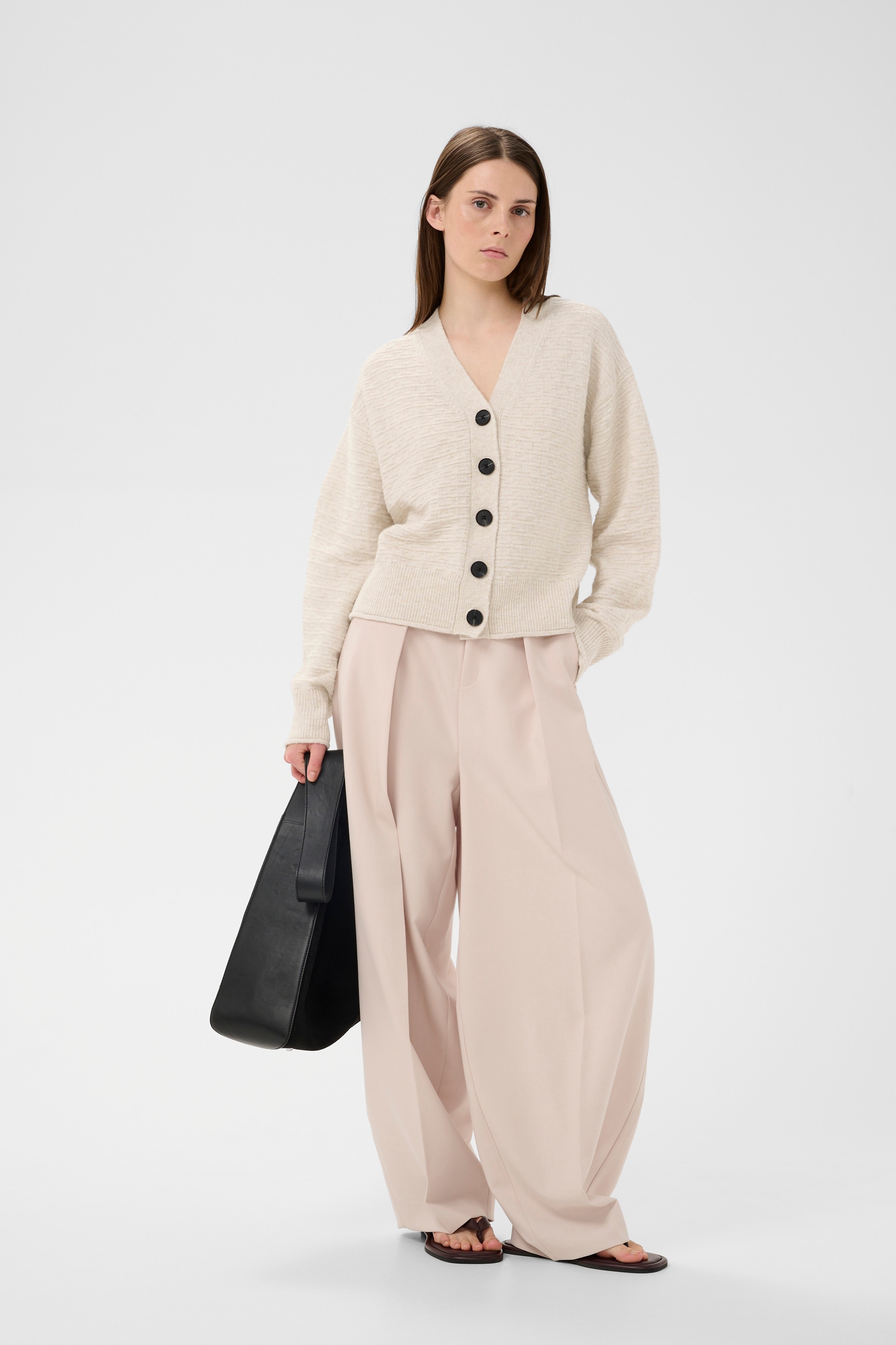 MABELIW Cardigan LOOKBOOK FRONT 30112393-300597