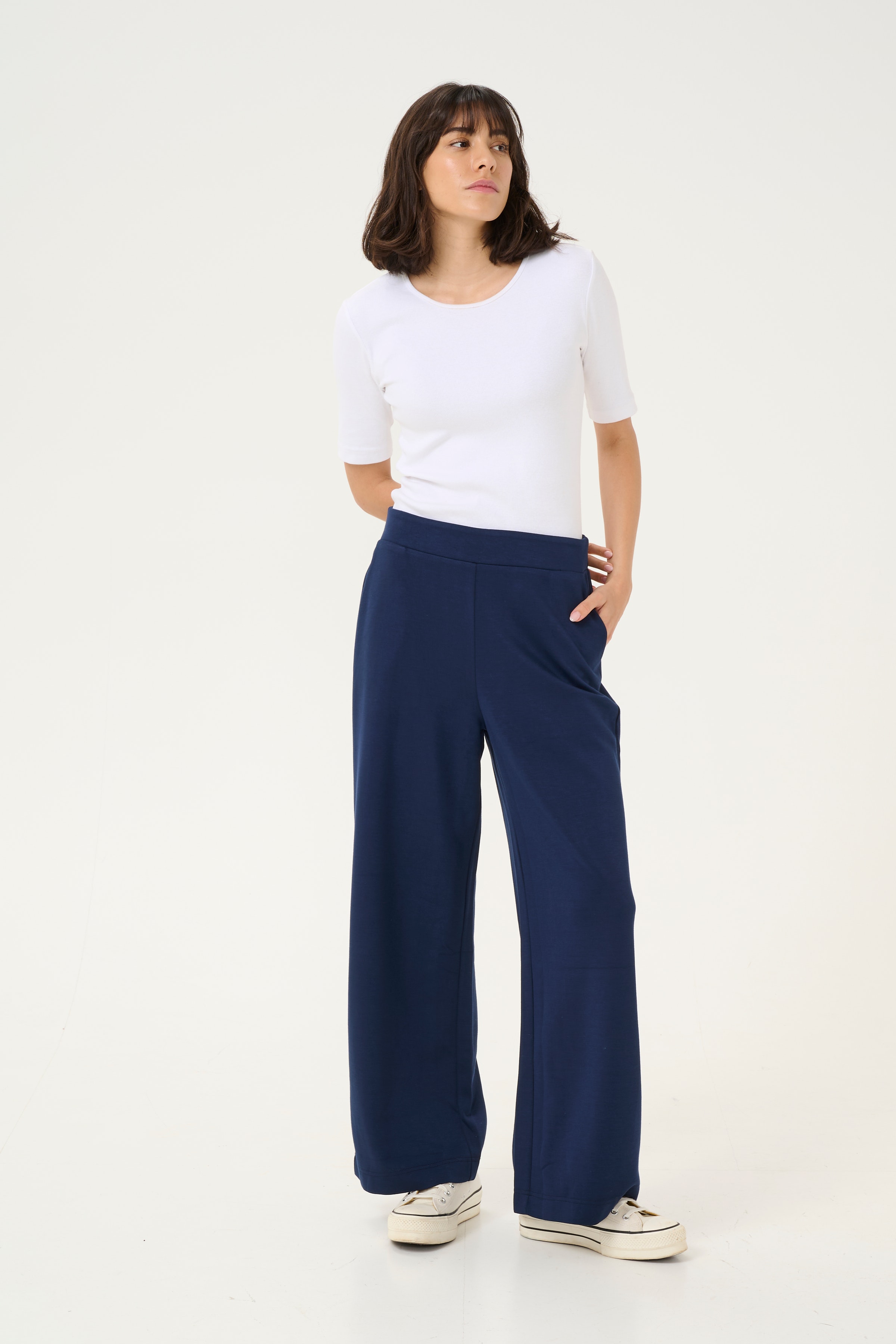 BPadona Trousers LOOKBOOK FRONT 10590858-194020B