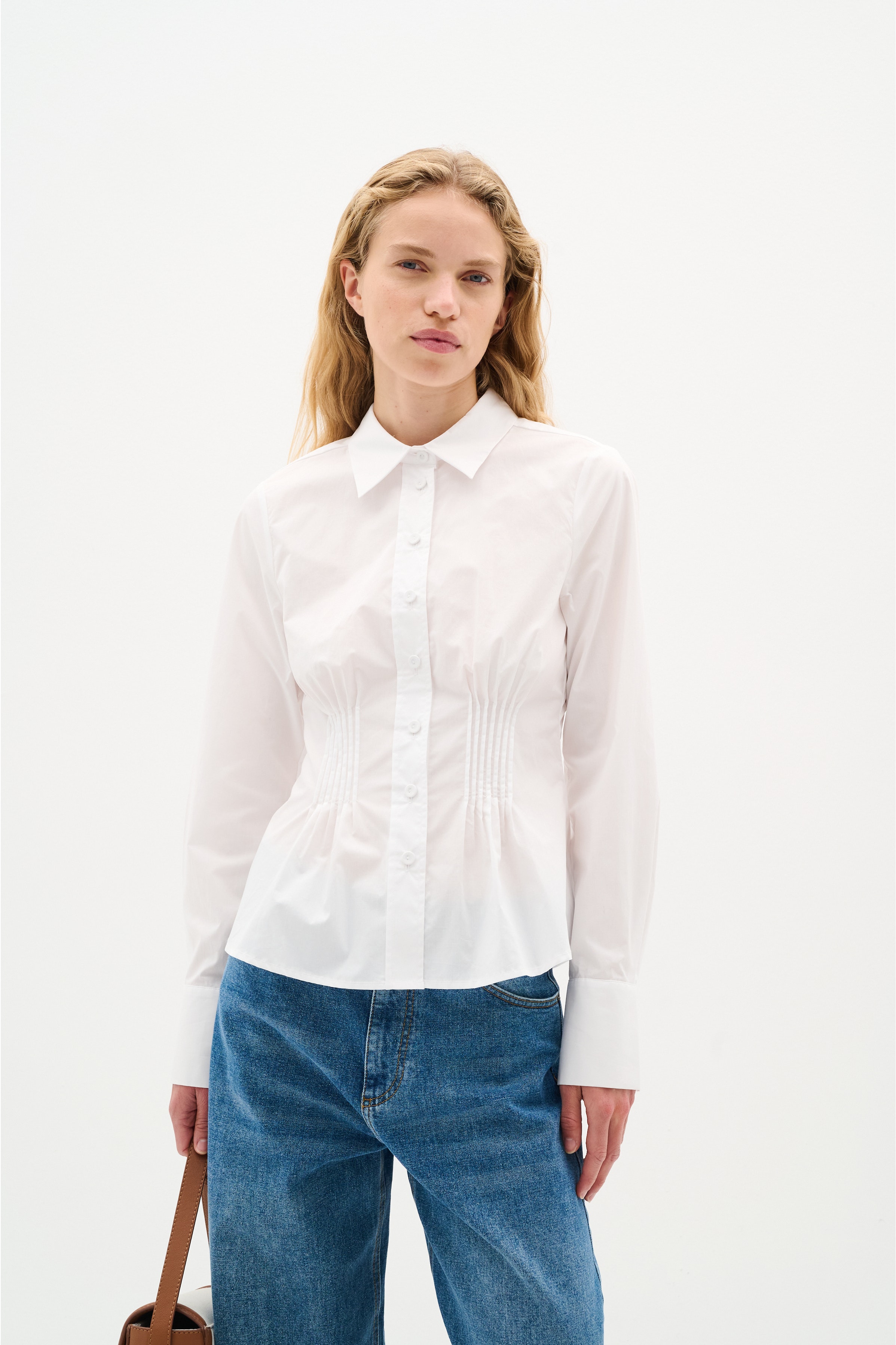 ConorIW Shirt LOOKBOOK FRONT 30110227-300001