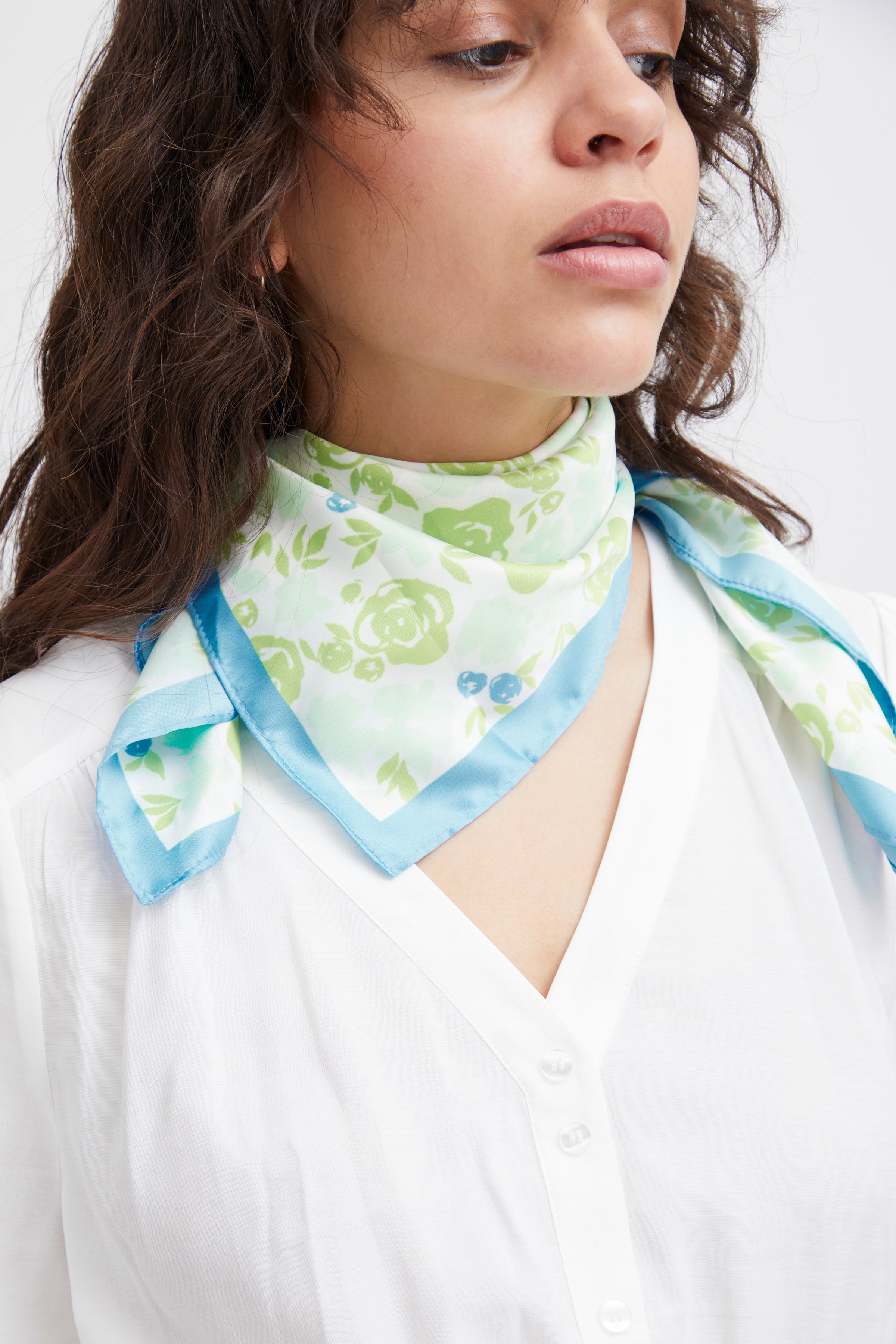 IANINEL Skjerf LOOKBOOK FRONT 20121106-164020