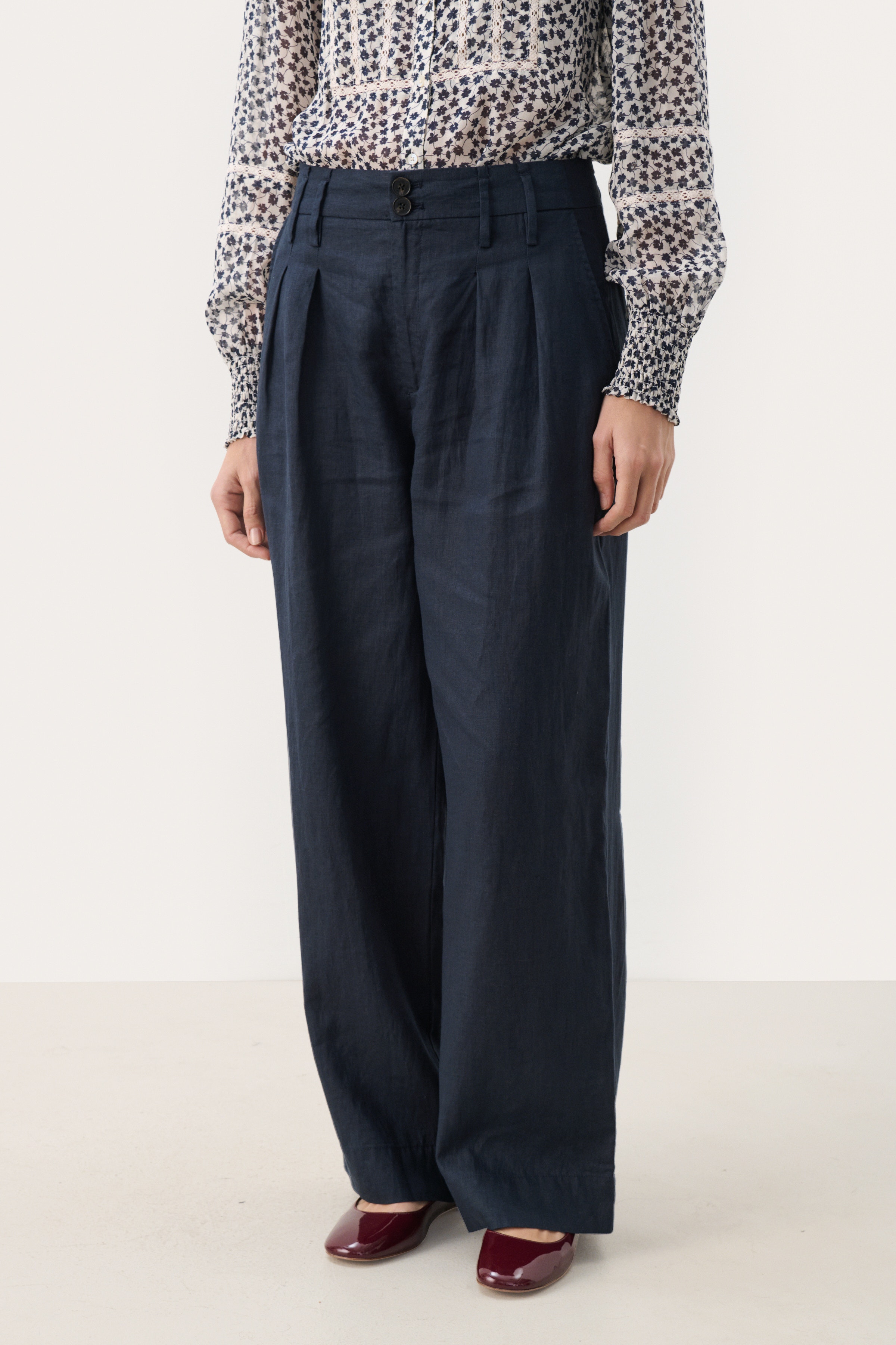 NanatiPW Linen Trousers LOOKBOOK FRONT 30309385-194109