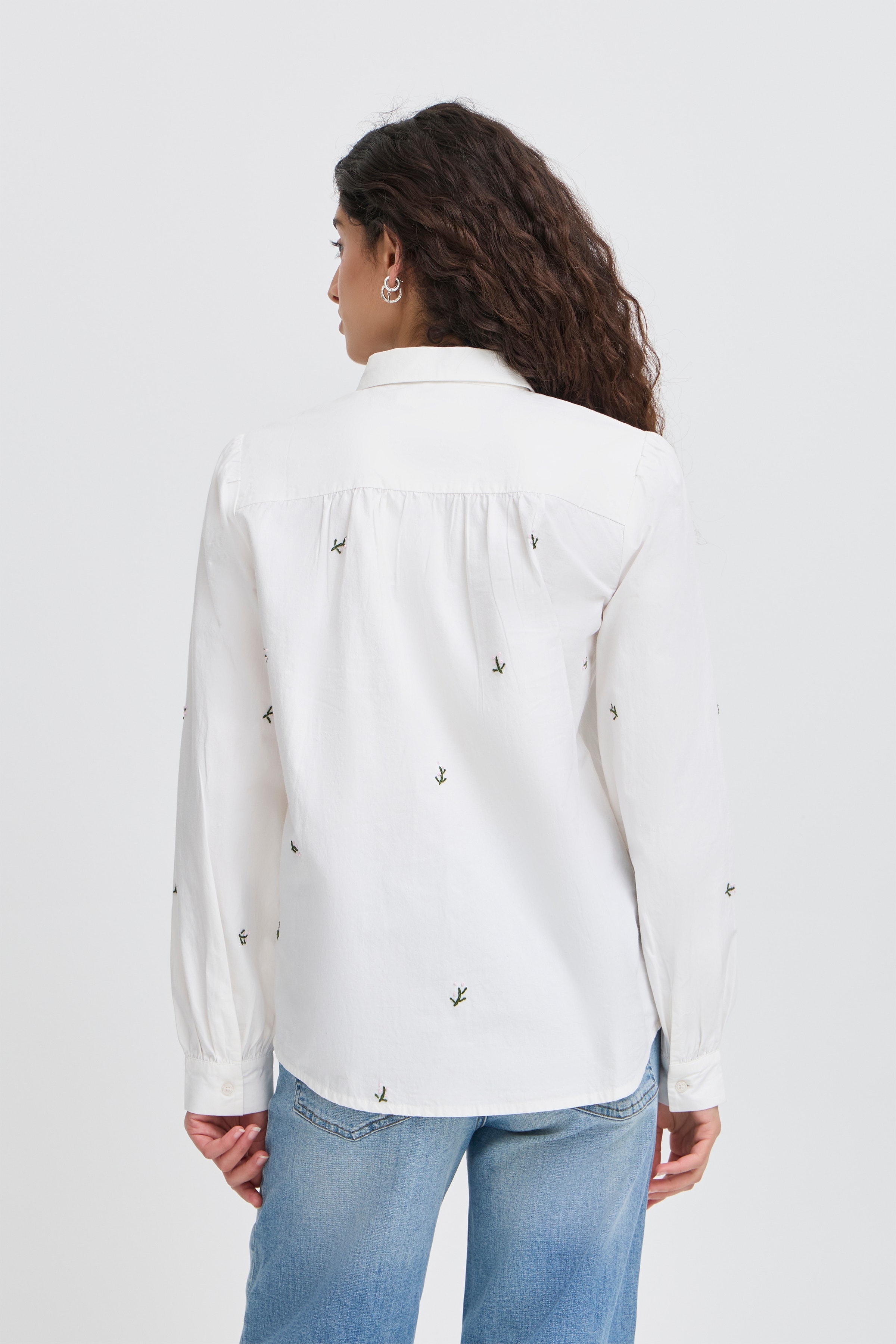 IHSANAZ Shirt LOOKBOOK BACK 20124122-900000311