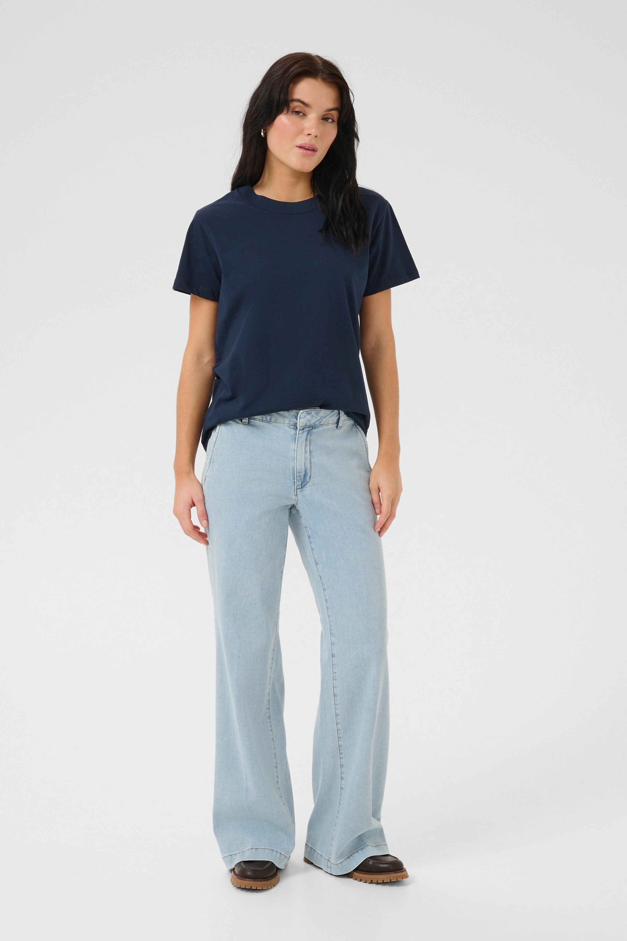 30 THE LARA 115 PANT LOOKBOOK FRONT 10705210-100045