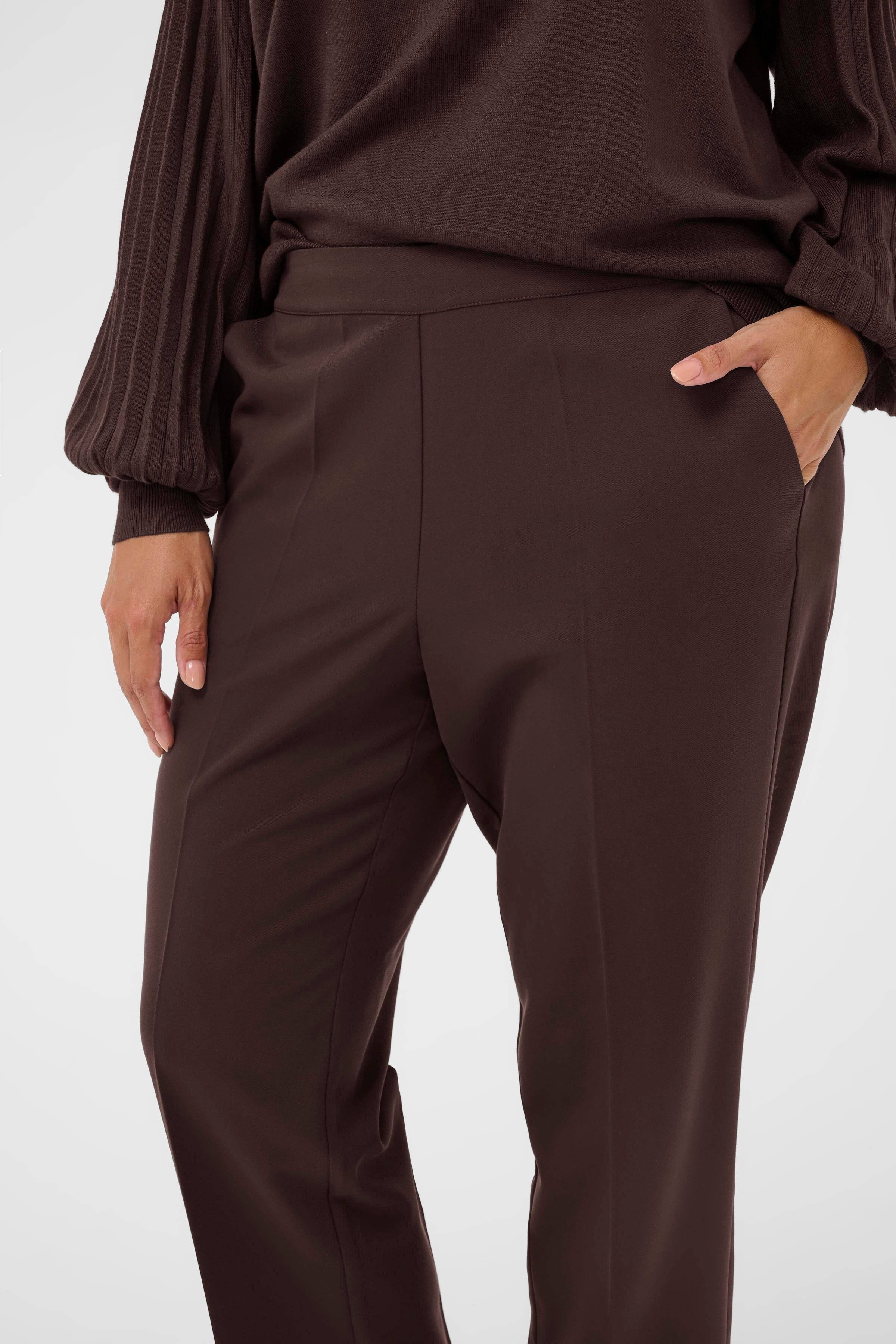 KCsakira Cropped Hose LOOKBOOK DETAIL 10580650-191111
