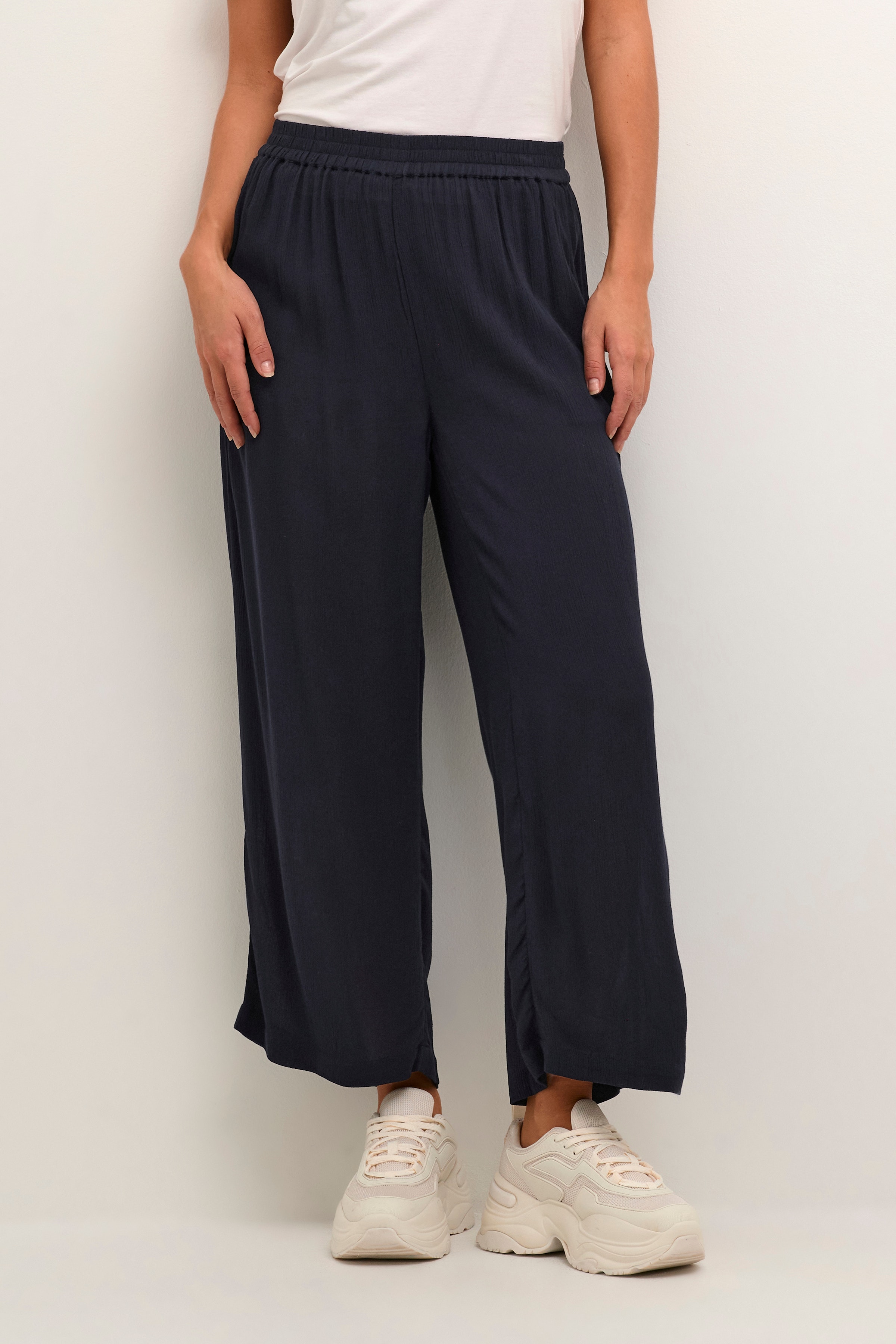 KAdacia Trousers LOOKBOOK FRONT 10506454-194020