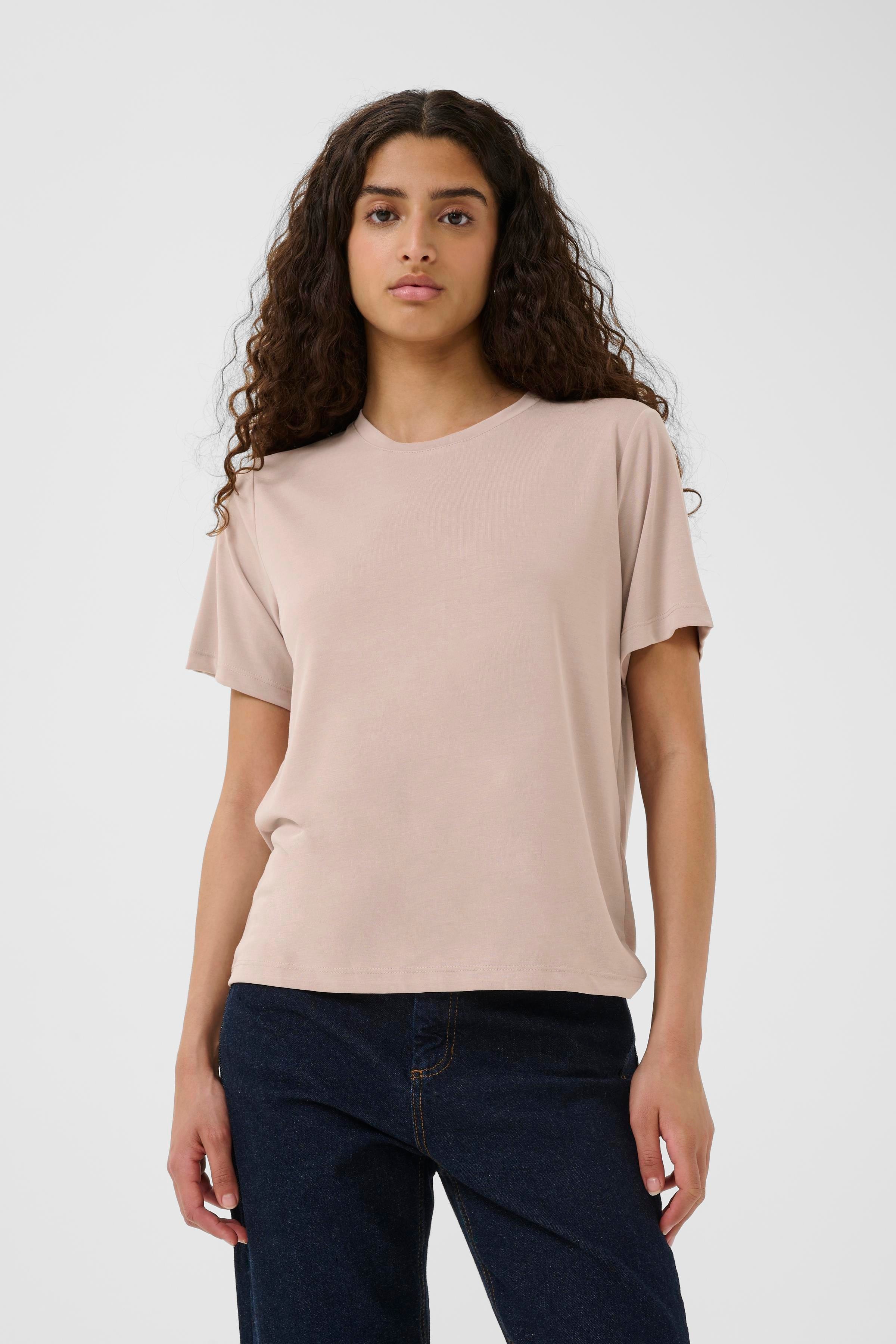 LilianaIW Base T-shirt LOOKBOOK FRONT 30109354-151506
