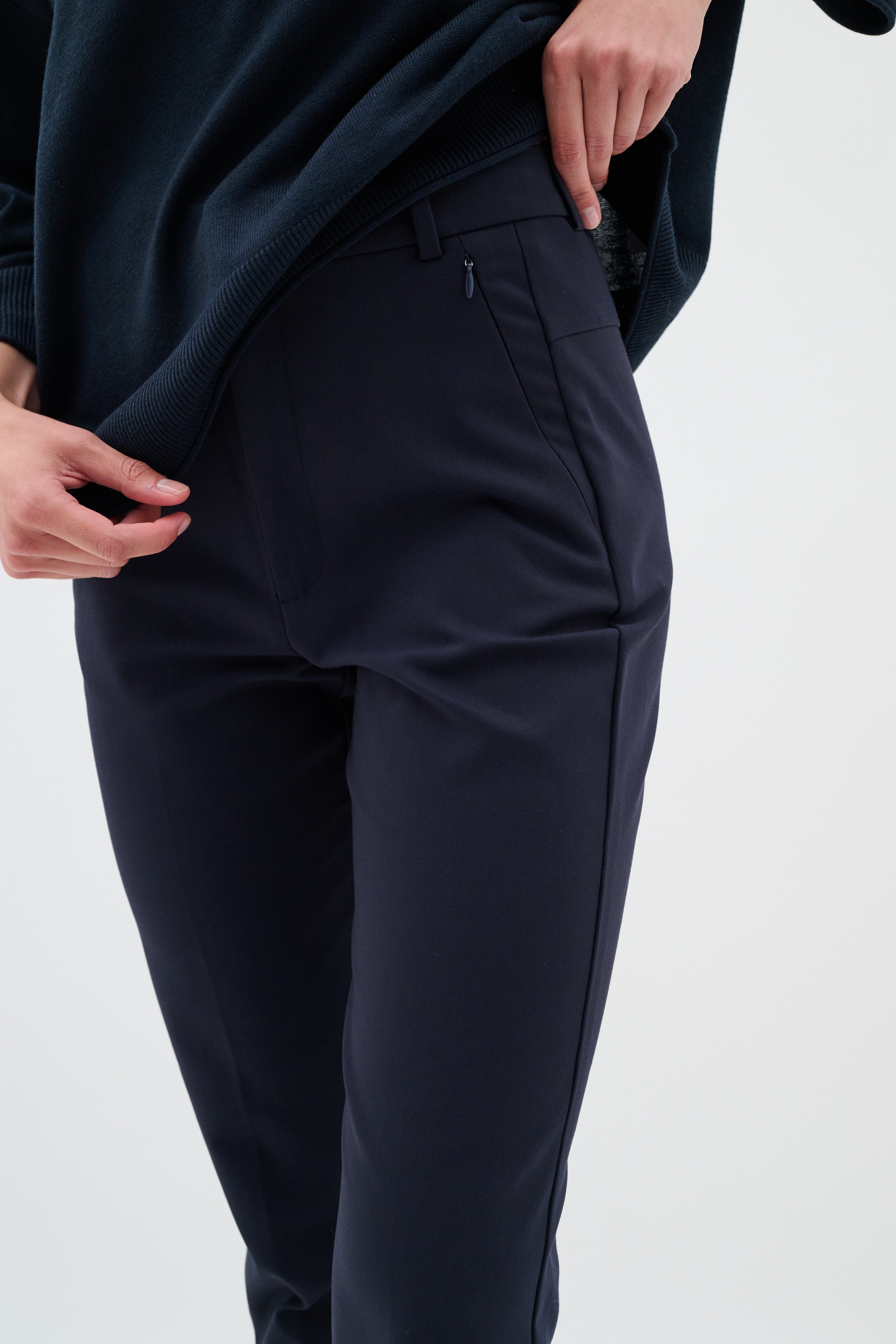 EmmyIW Trousers LOOKBOOK DETAIL 30110606-300005