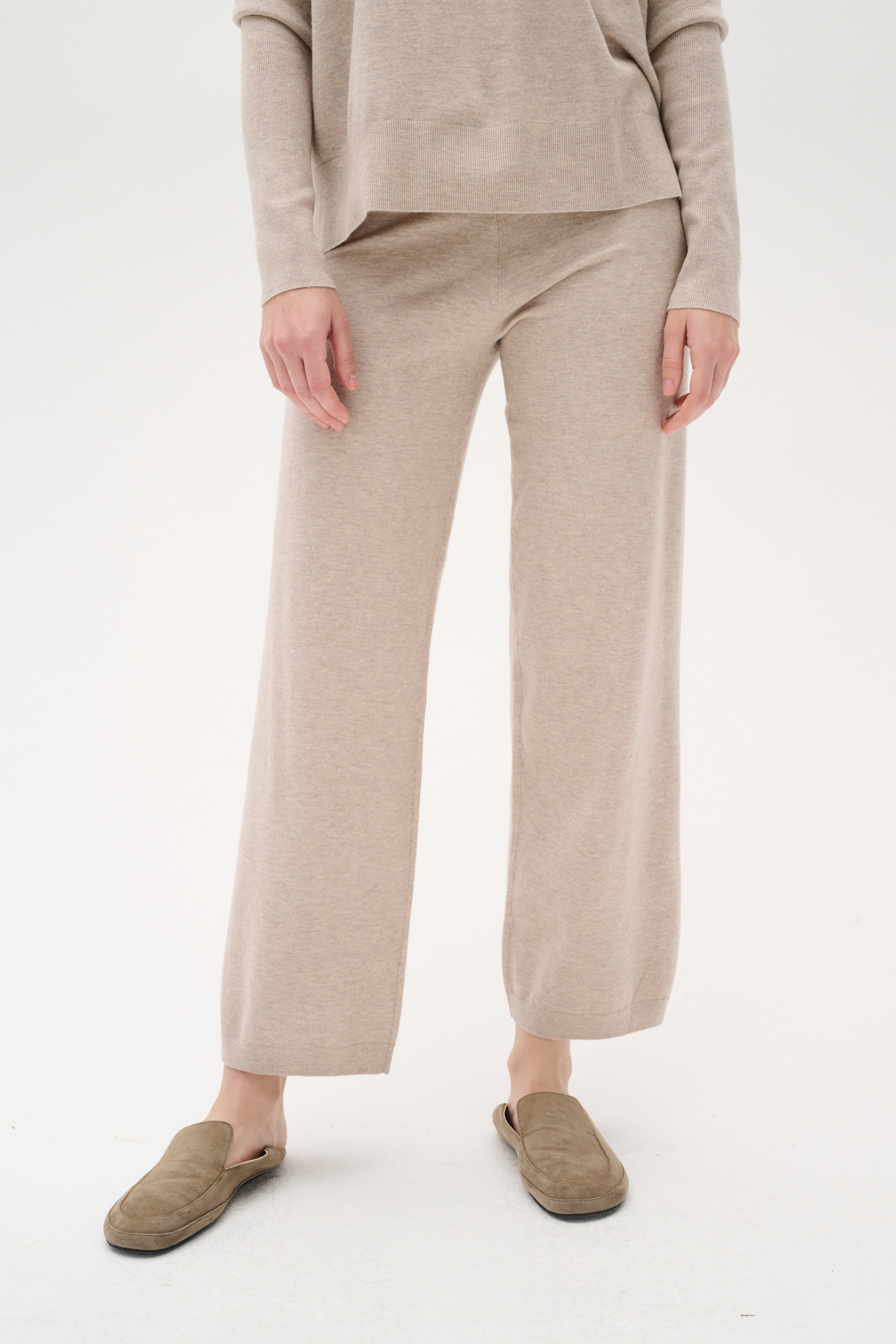 UdeliaIW Trousers LOOKBOOK FRONT 30110076-1304031