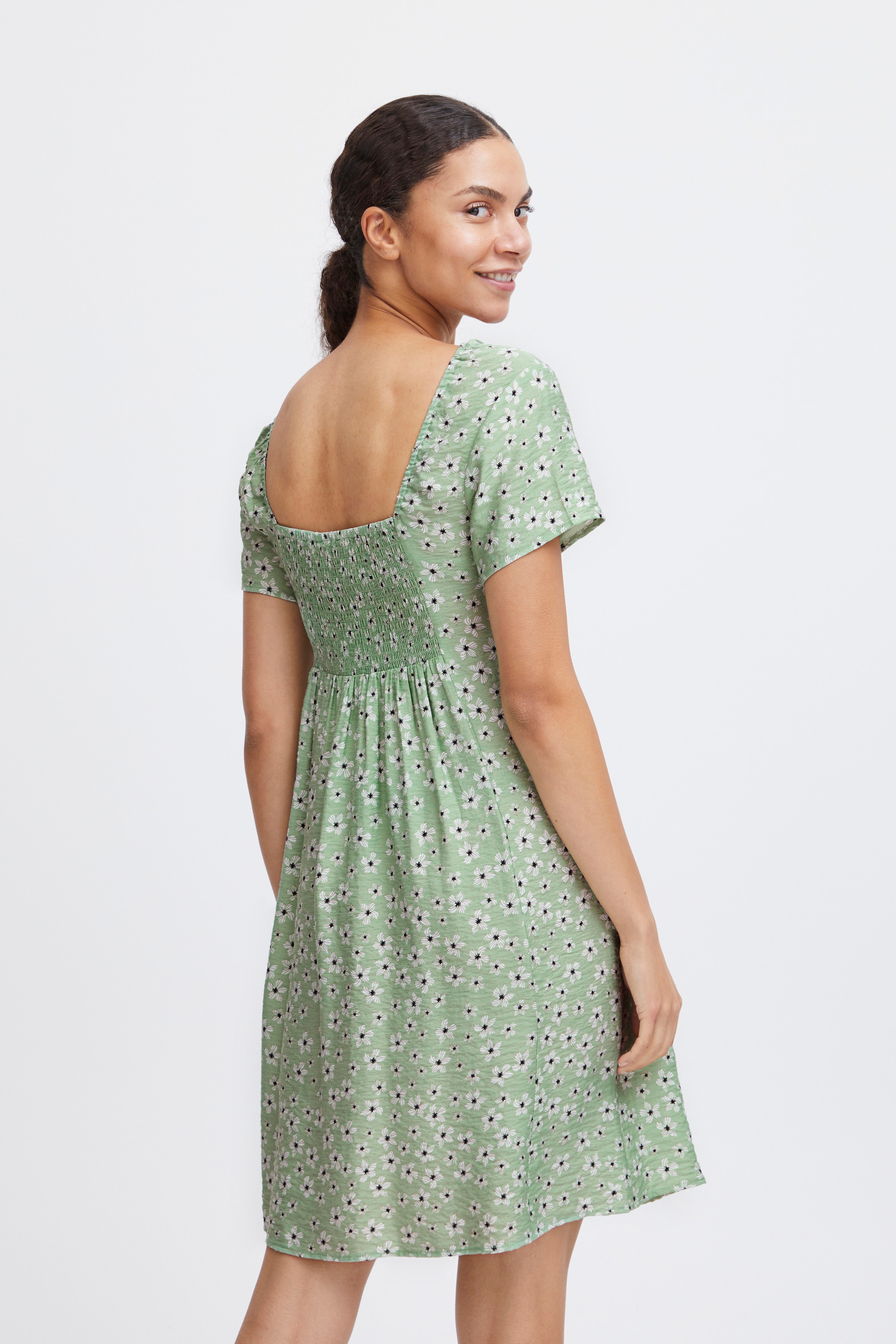 BYIBANO Kleid LOOKBOOK BACK 20814904-203208