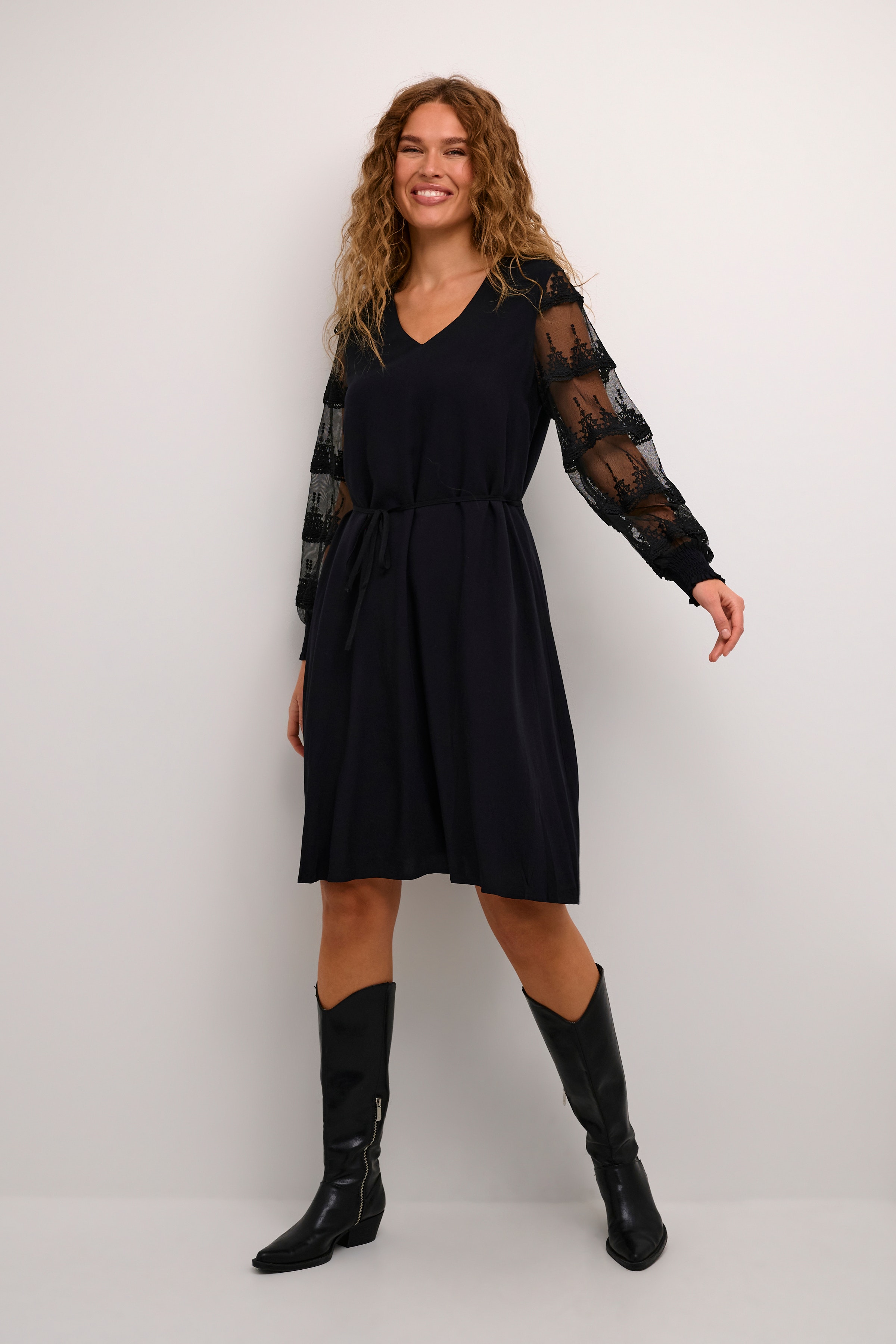 KAiva Kjole LOOKBOOK FRONT 10509338-100121