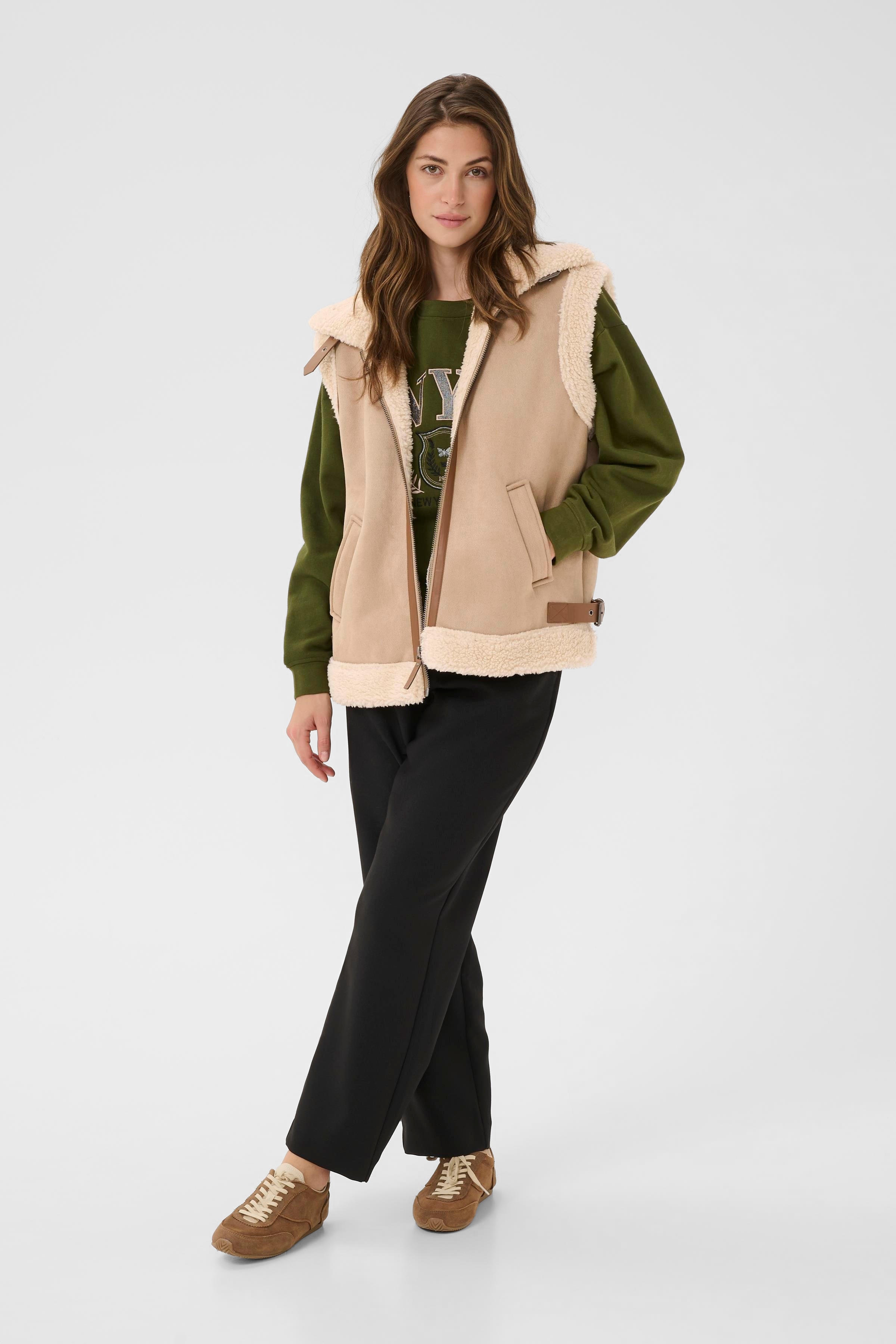 CRUma Warme Weste LOOKBOOK FRONT 10614264-161407