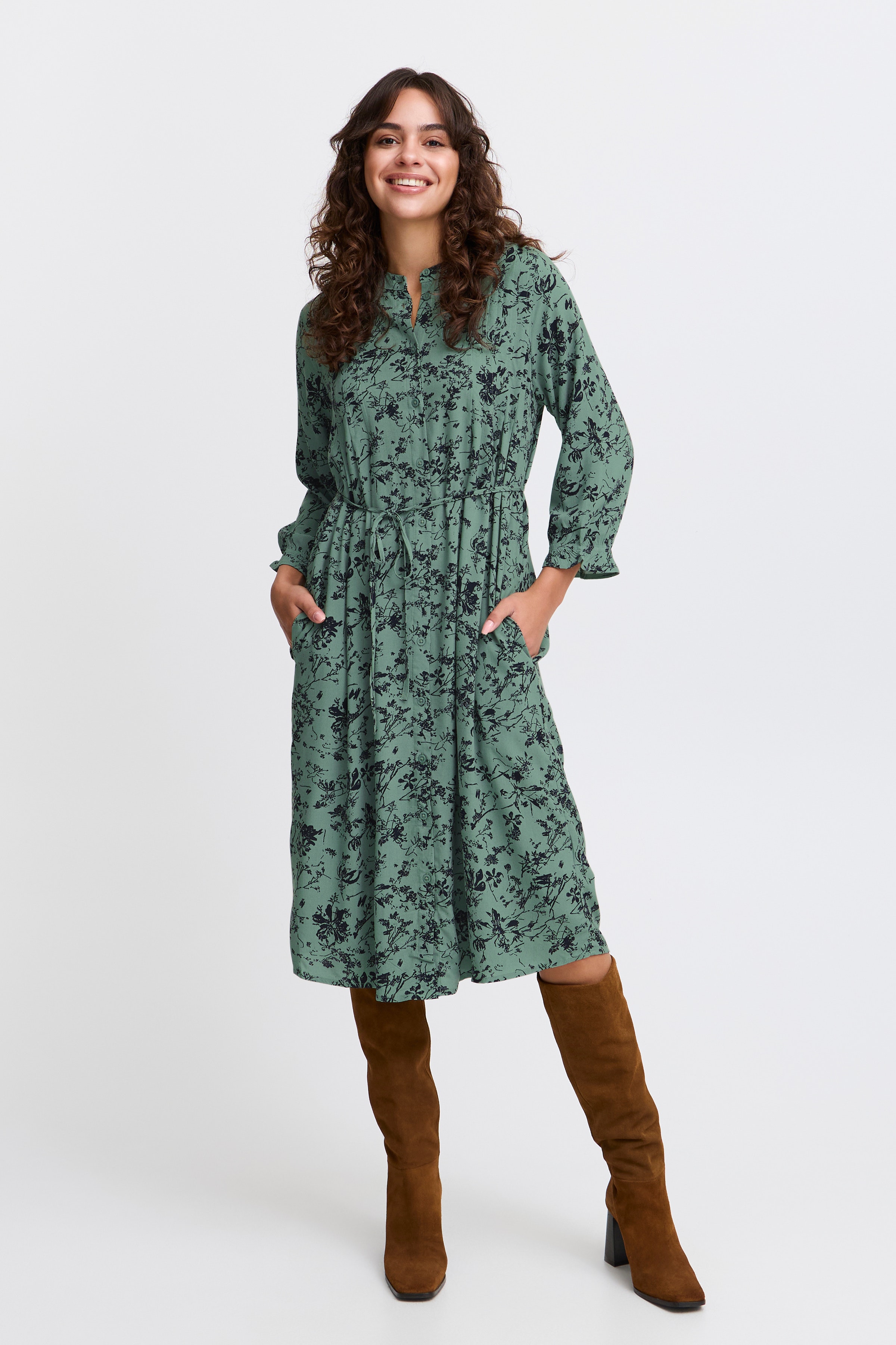 FRFLOWY Kjole LOOKBOOK FRONT 20614107-203410