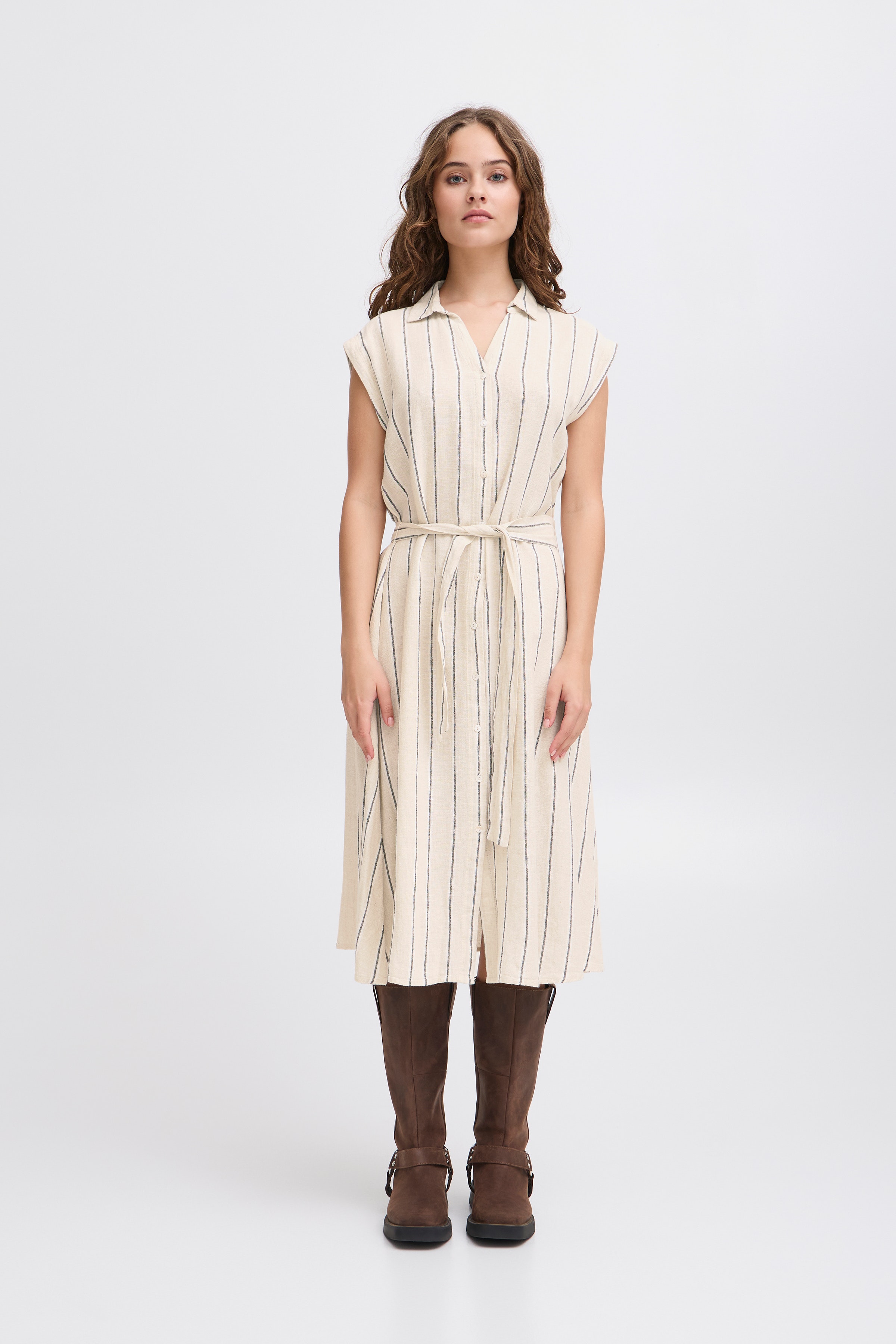 IHLINNO Kjole LOOKBOOK FRONT 20122928-204436