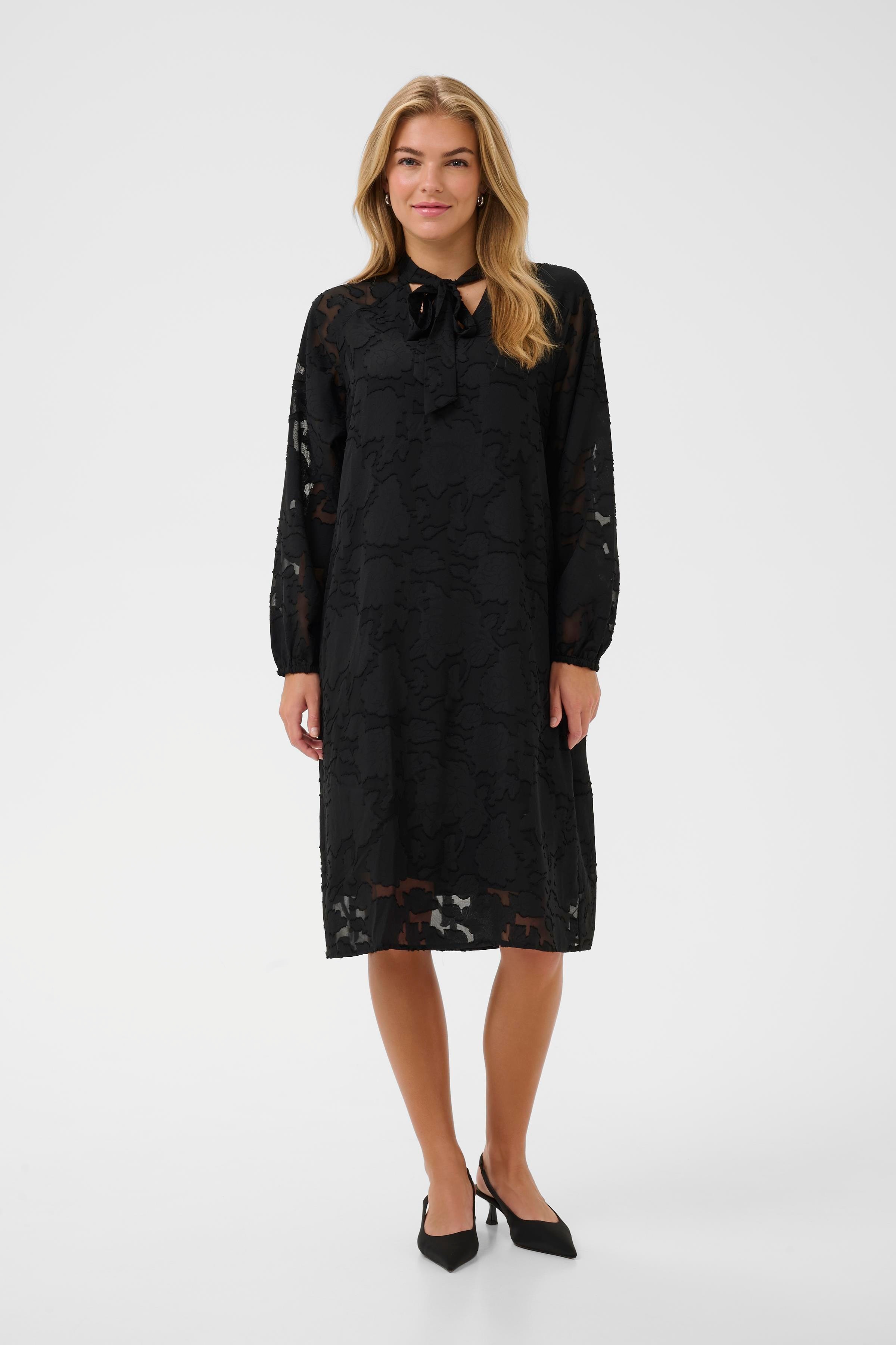 BPmiona Kleid LOOKBOOK FRONT 40200086-100121