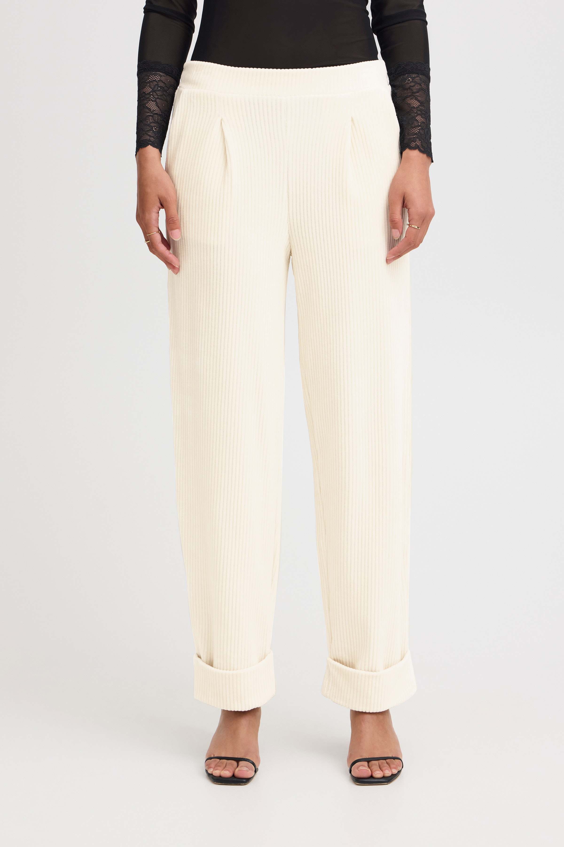 IHTAMARY Pantalon LOOKBOOK FRONT 20121620-124301