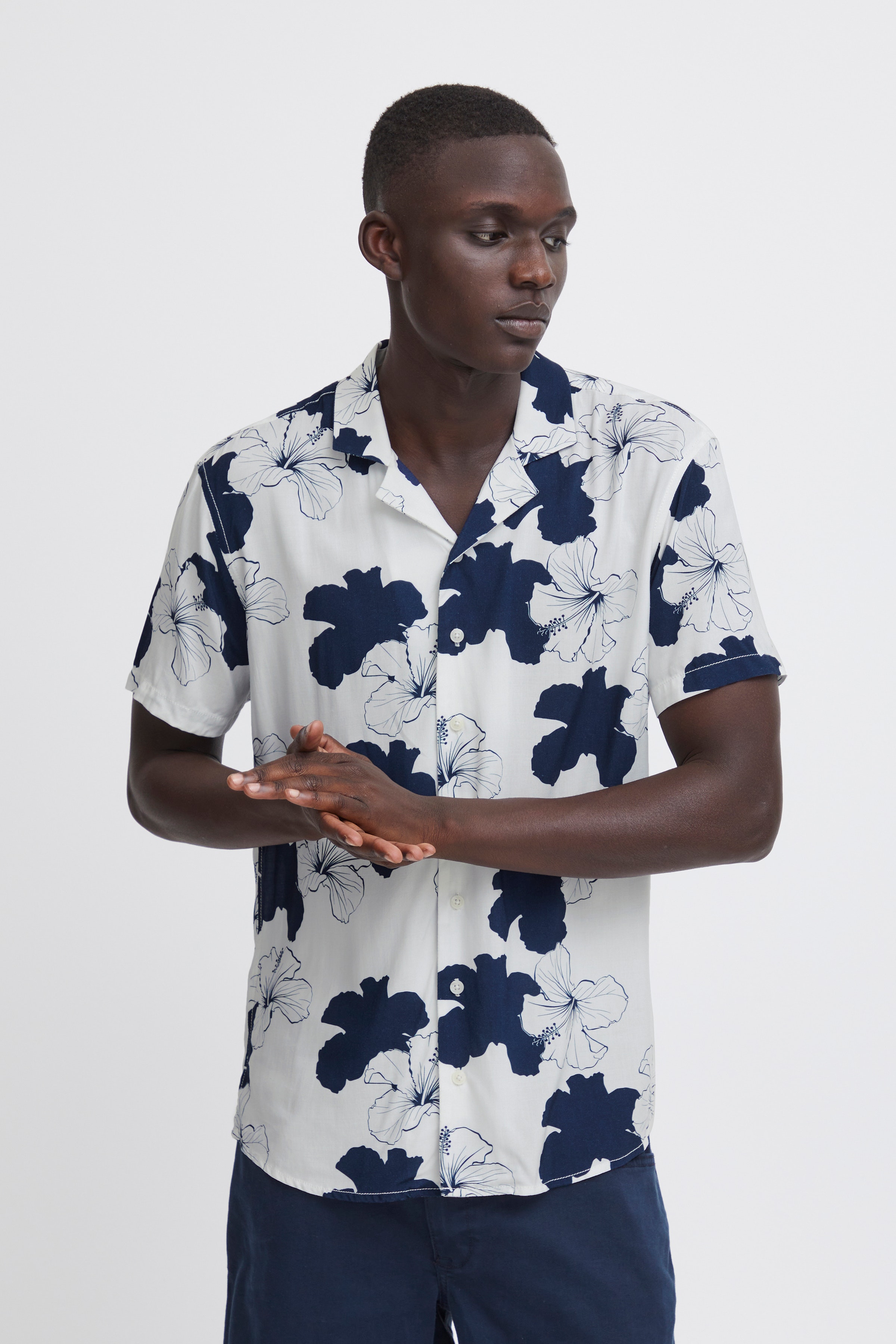 Short sleeved shirt LOOKBOOK FRONT 20716383-194024