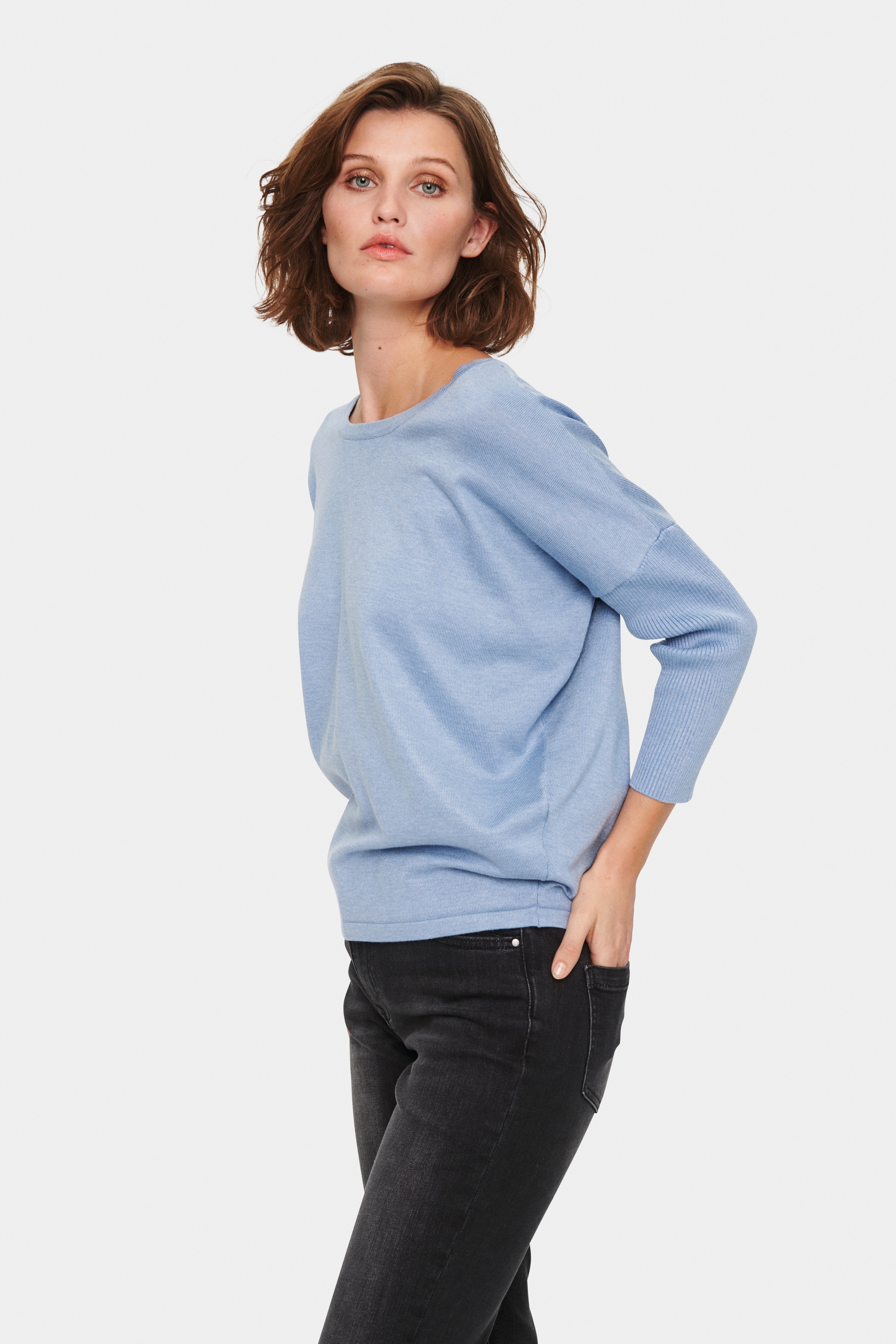 MilaSZ R-Neck Pullover LOOKBOOK FRONT 30500003-1640131