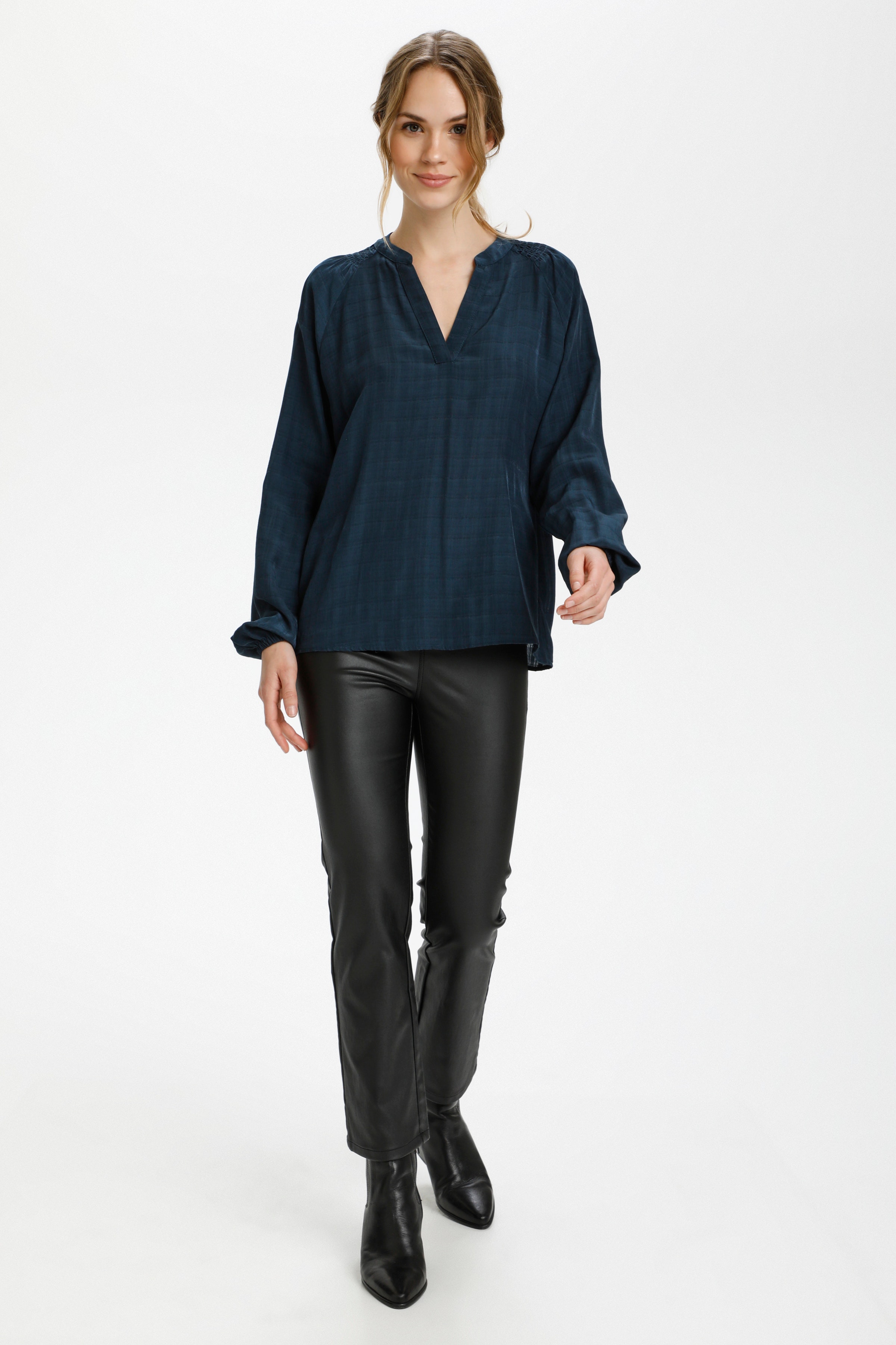 KAdidi Blus LOOKBOOK FRONT 10505828-194110